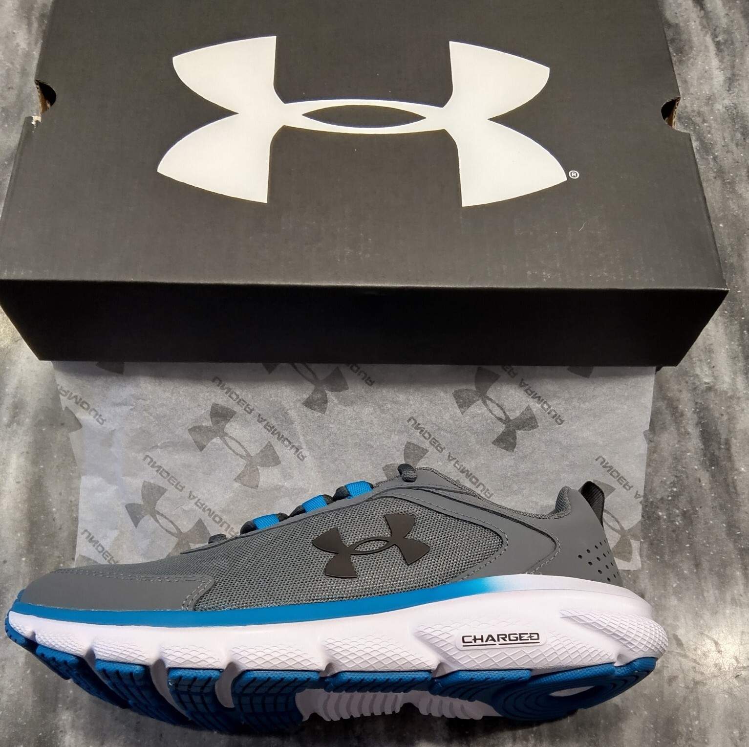 Under Armour  UA Charged ASSERT Training men 9 Running Shoes 3024590 NEW in BOX