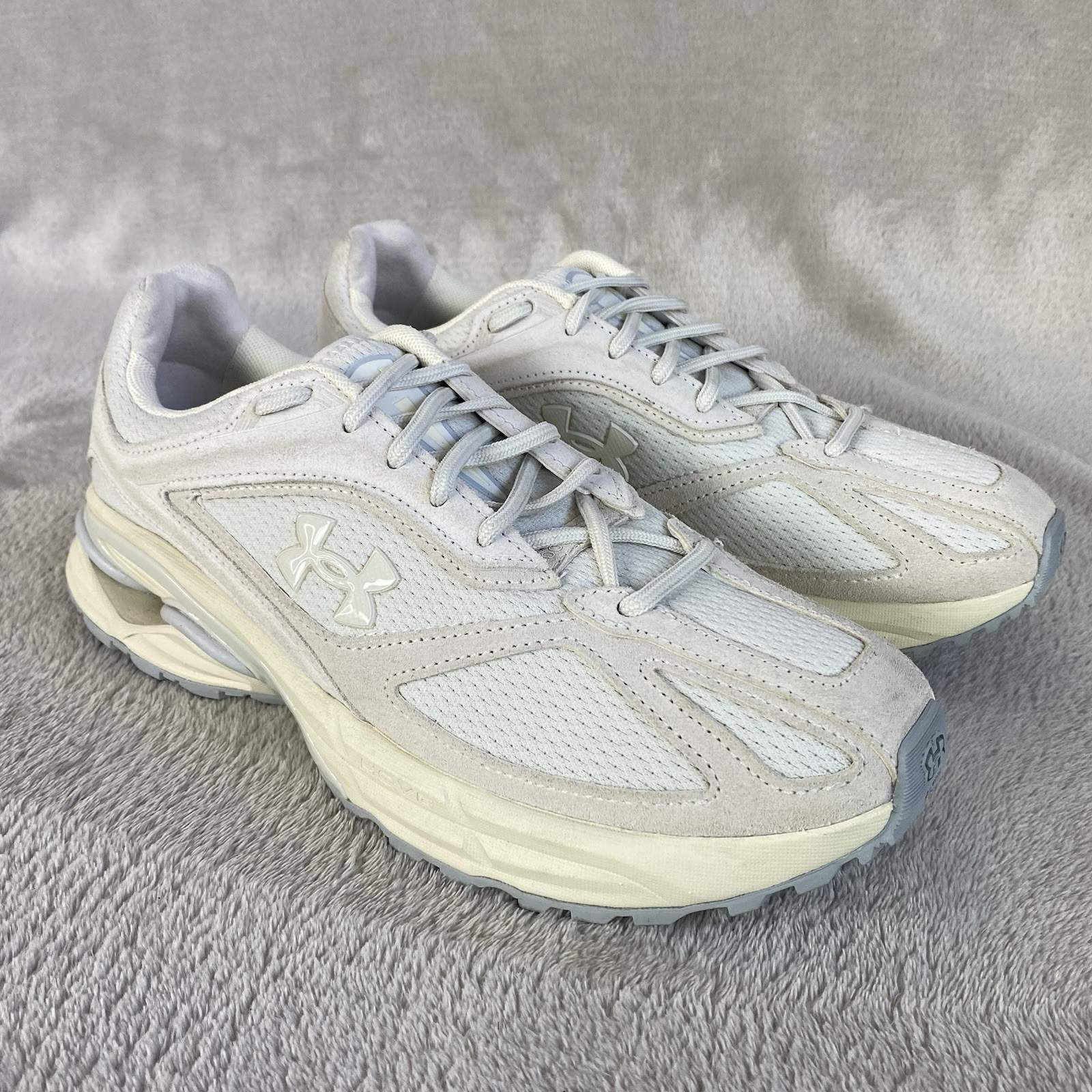 Under Armour UA Apparition Mens Shoes Sneakers Size 8.5 Women 10 White Suede NEW