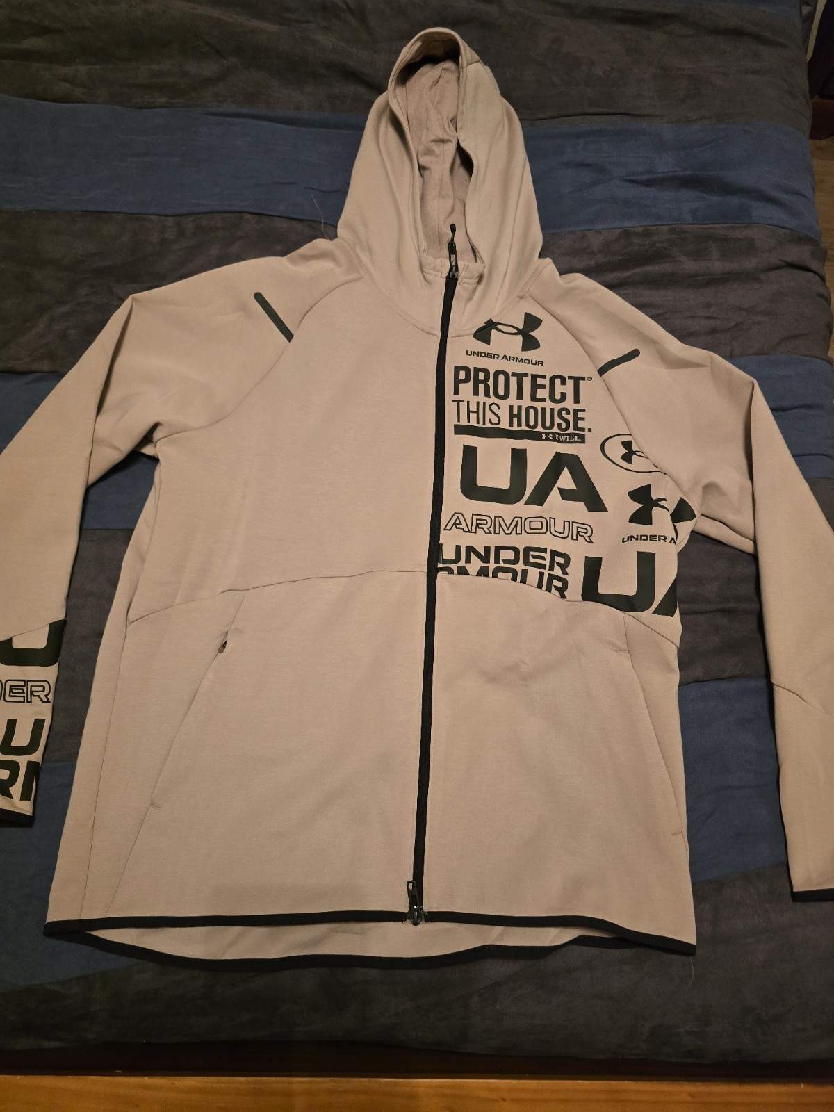$120…Under Armour Unstoppable size XL Full Zip Hoodie Tan.  1382281 236.