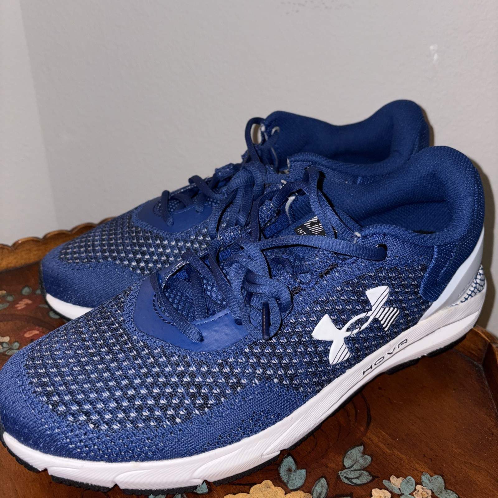 Under Armour  Men’s Sz 9 UA HOVR Intake 6 Running Shoes 3026134-402 New Navy