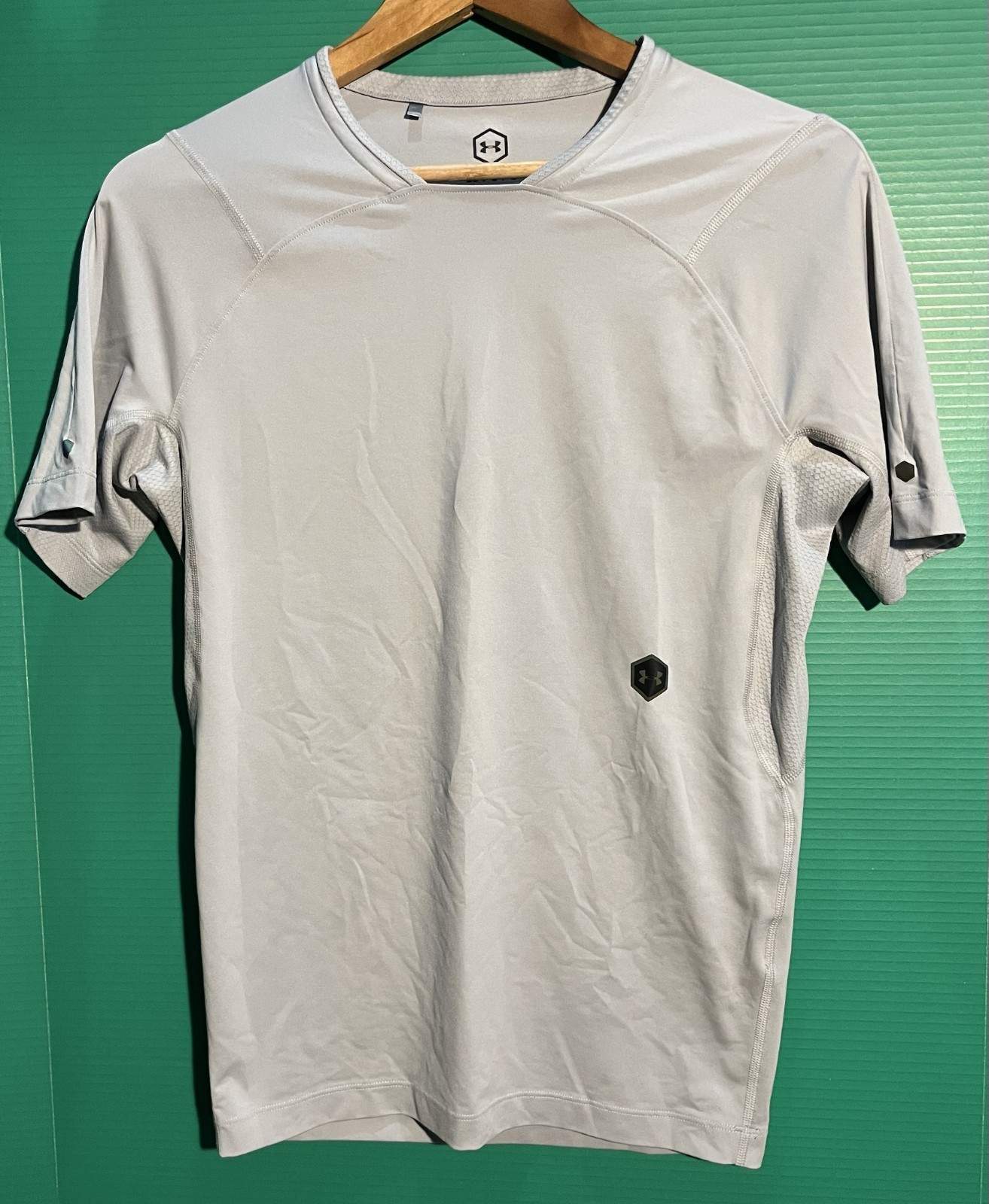 Under Armour Men’s Large Gray HeatGear Compression Athletic Shirt Short Sleeve