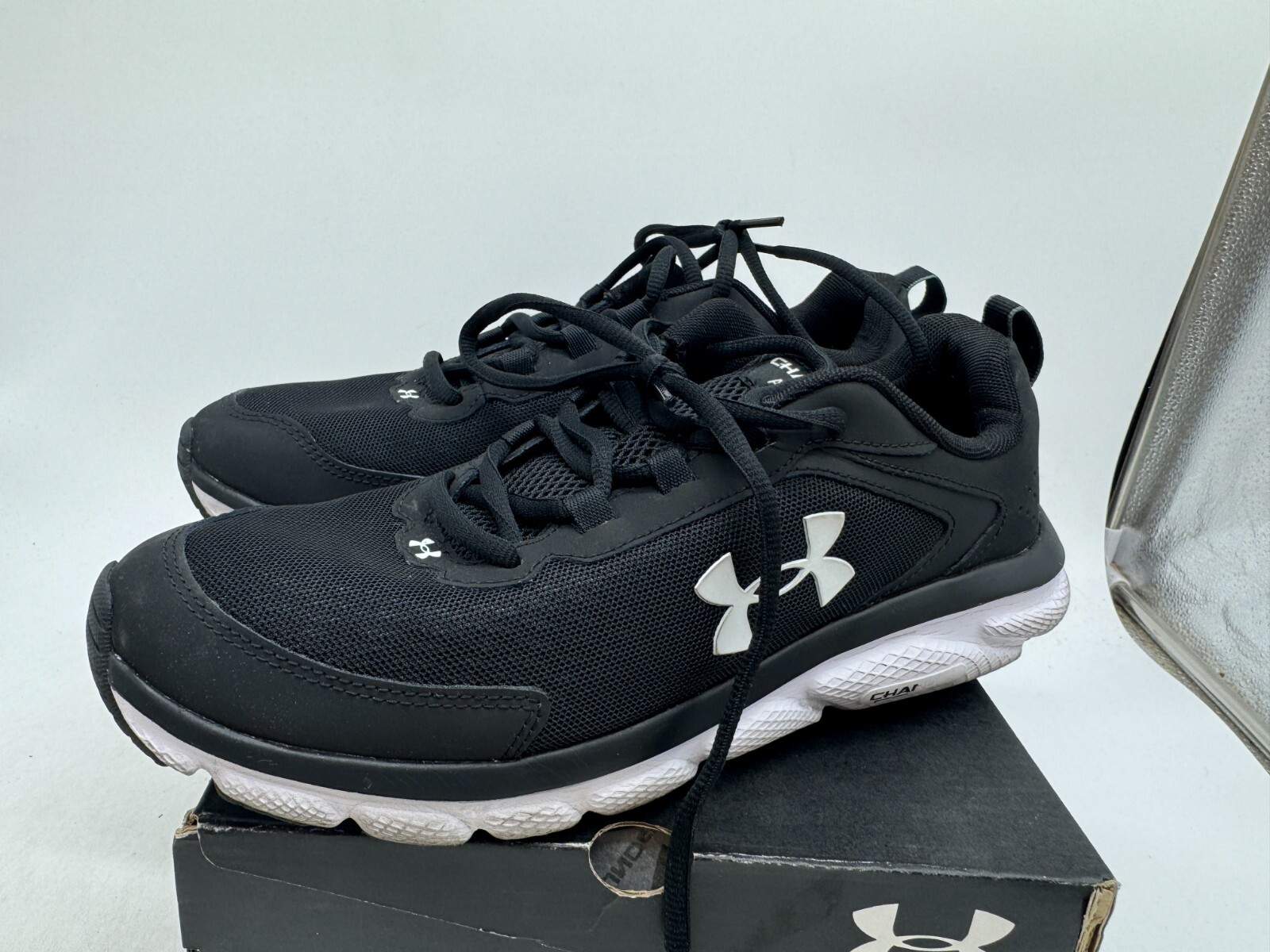 Under Armour Charged Assert 9 Sneaker Men Black White Low Top Running Shoes – 10
