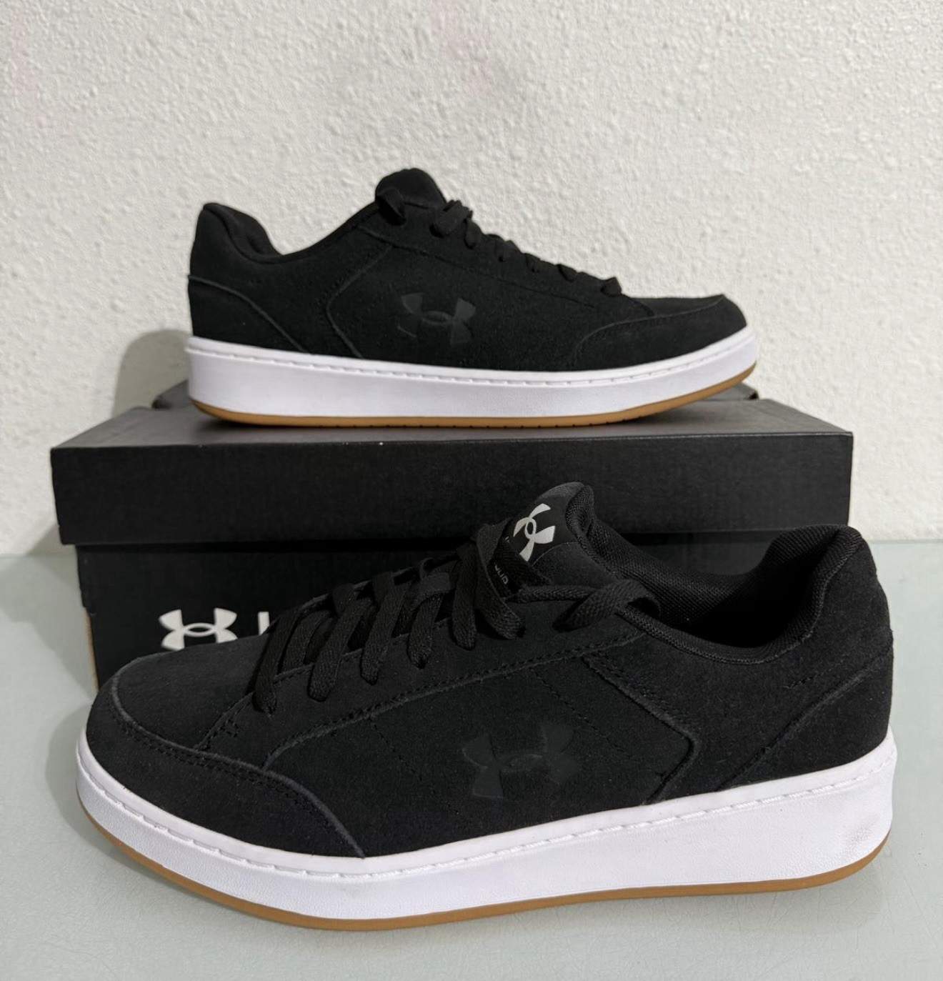 Under Armour UA Official Suede Running Shoe /Black 3028632-001 Size 10