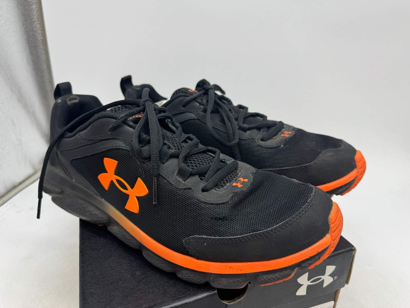 Under Armour Charged Assert 9 Athletic Shoes Men’s Black Low Top Sneakers – 11