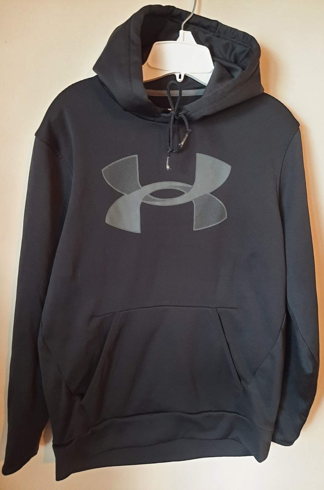Under Armour Logo Loose Fit Black Hoodie Pullover Sweatshirt Men’s Size SM–NWOT