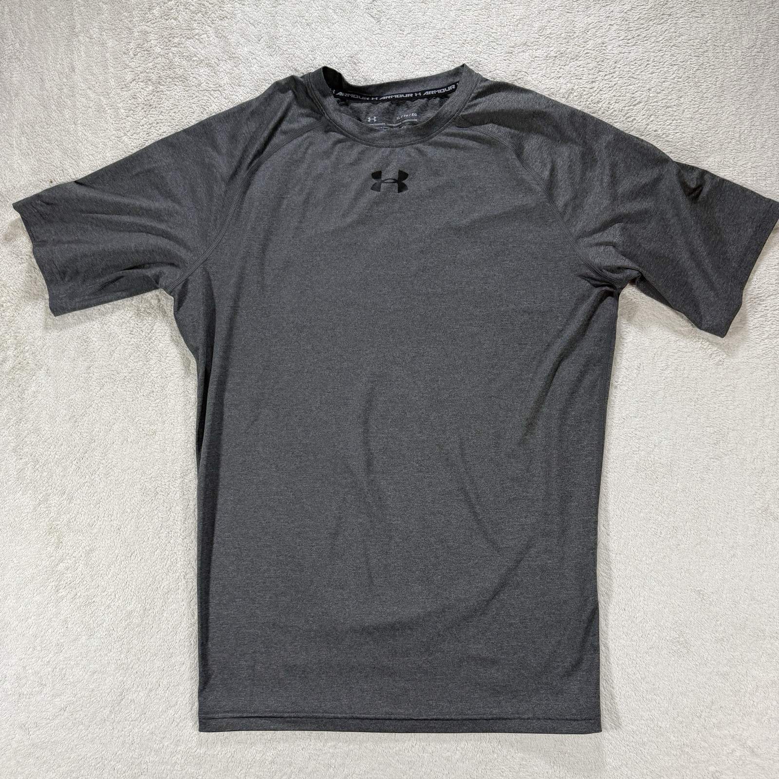 Under Armor Men’s Compression Shirt Short Sleeve Heat Gear Charcoal