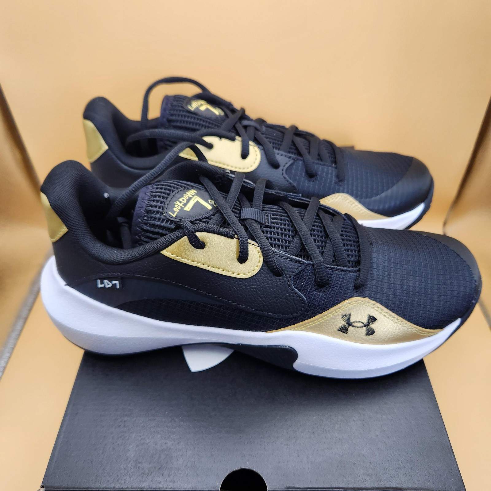 Under Armour UA Lockdown 7 Shoes Mens Size 9 Womens 10.5 3027646-001