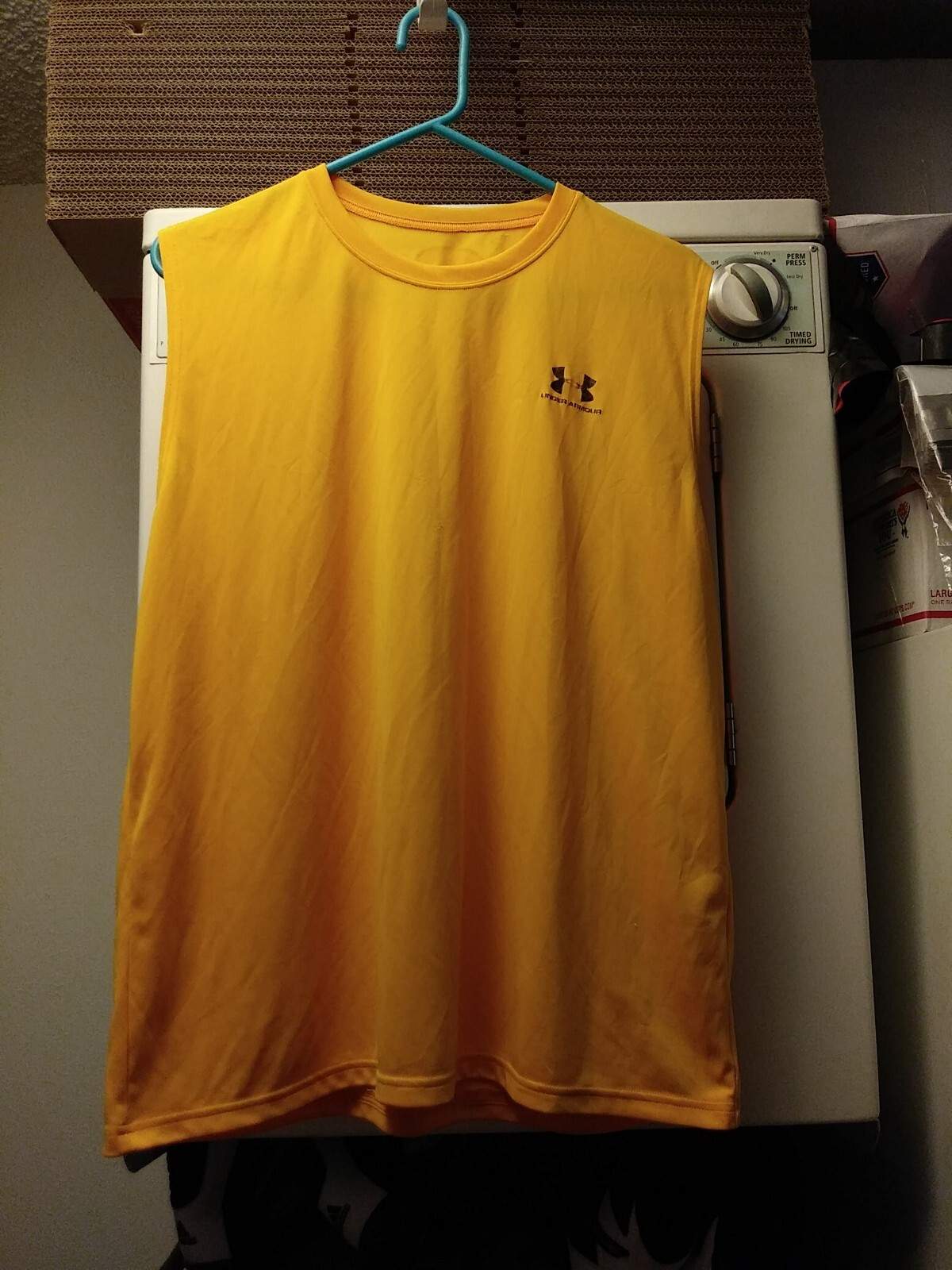 under armour compression shirt MEN’S SIZE-M USED CONDITION CHECK IT OUT WOW LOOK