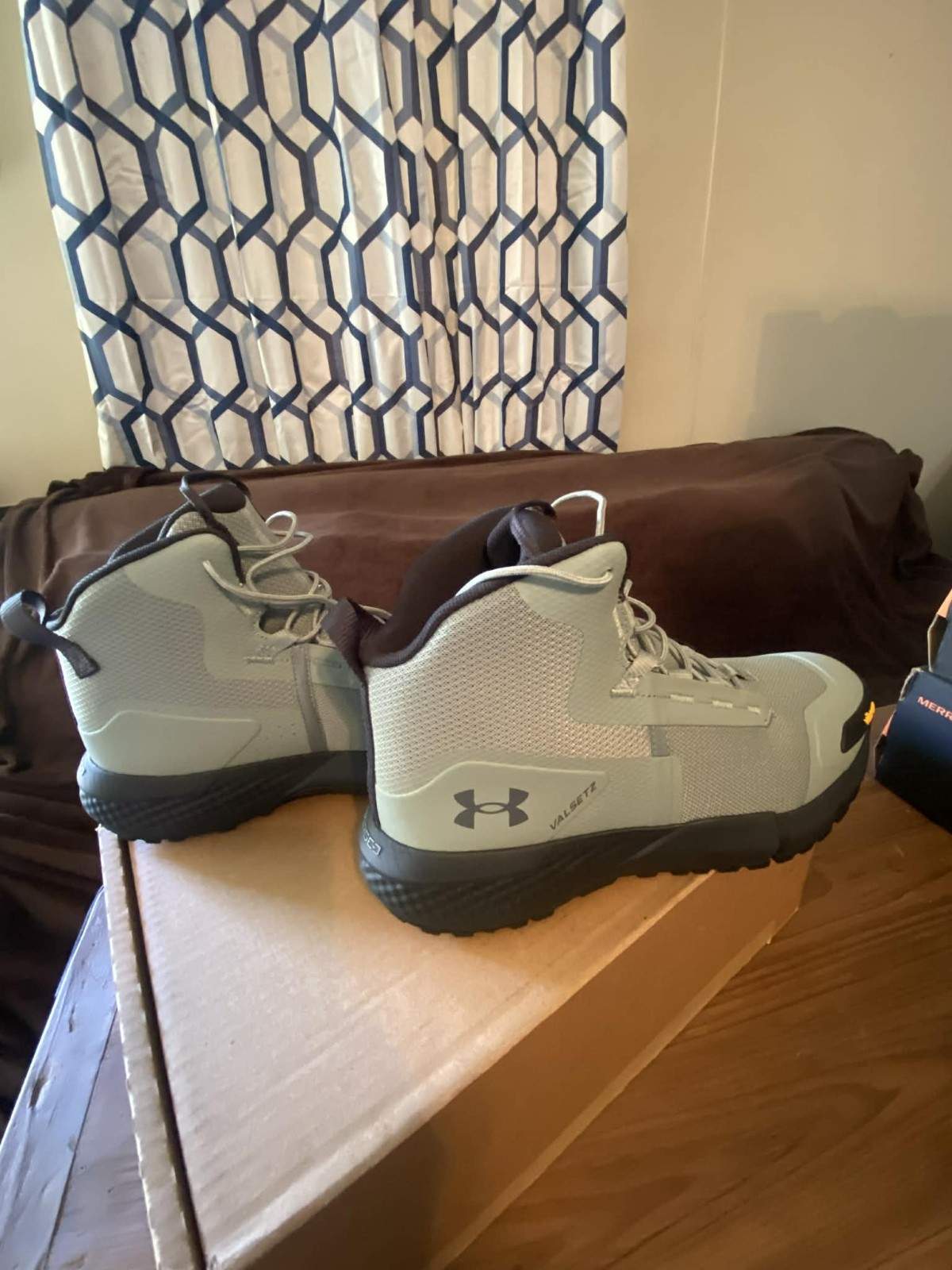 Mens Under Armor UA Charged Valsetz Mid Boots Size 10