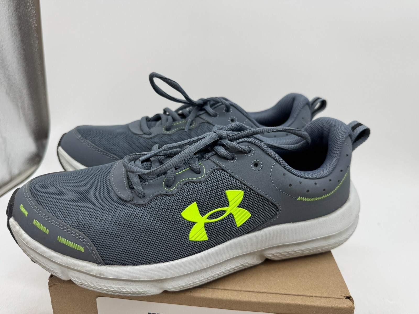 Under Armour Charged Assert 10 Athletic Running Sneakers Men Grey Green – 9