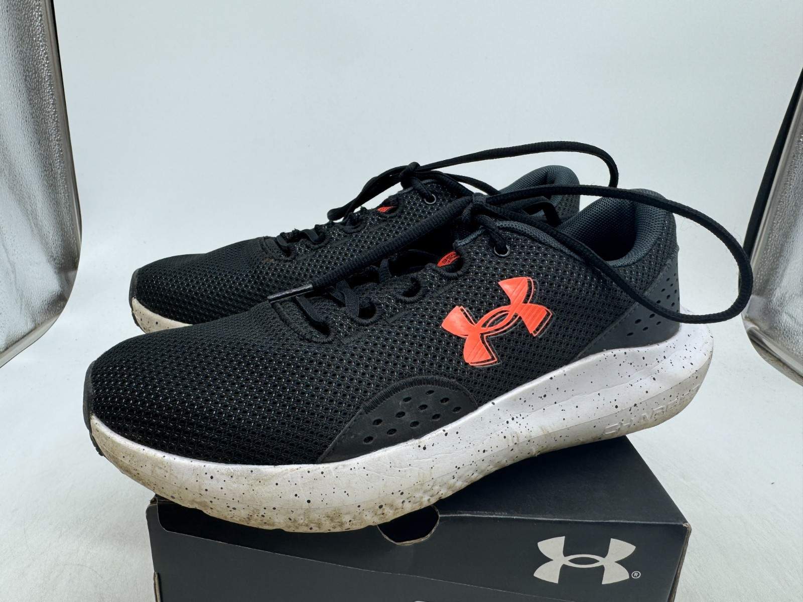 Under Armour Surge 4 Running Sneakers Men’s Black Lace-Up Low Top Shoes – 9