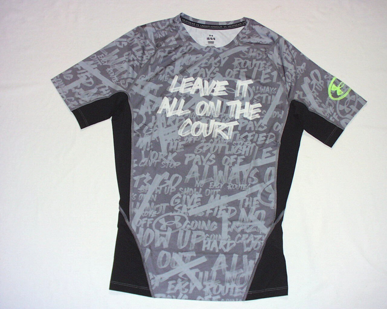 Under Armour HeatGear Compression Performance T-Shirt 138210-012, Grey/Blk, New