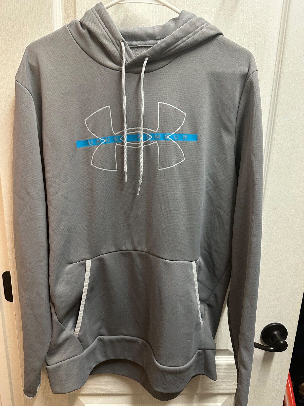 Under Armour gray hoodie with blue logo size L/ NWOT 723