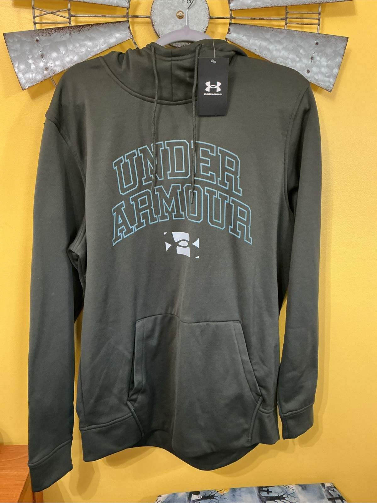 NWT Under Armour Loose Green Hoodie Sweatshirt Size Large