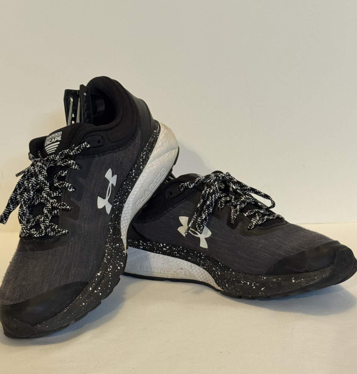 Under Armour Charged Escape 3 Evo Mens 10 Black White Running Shoes