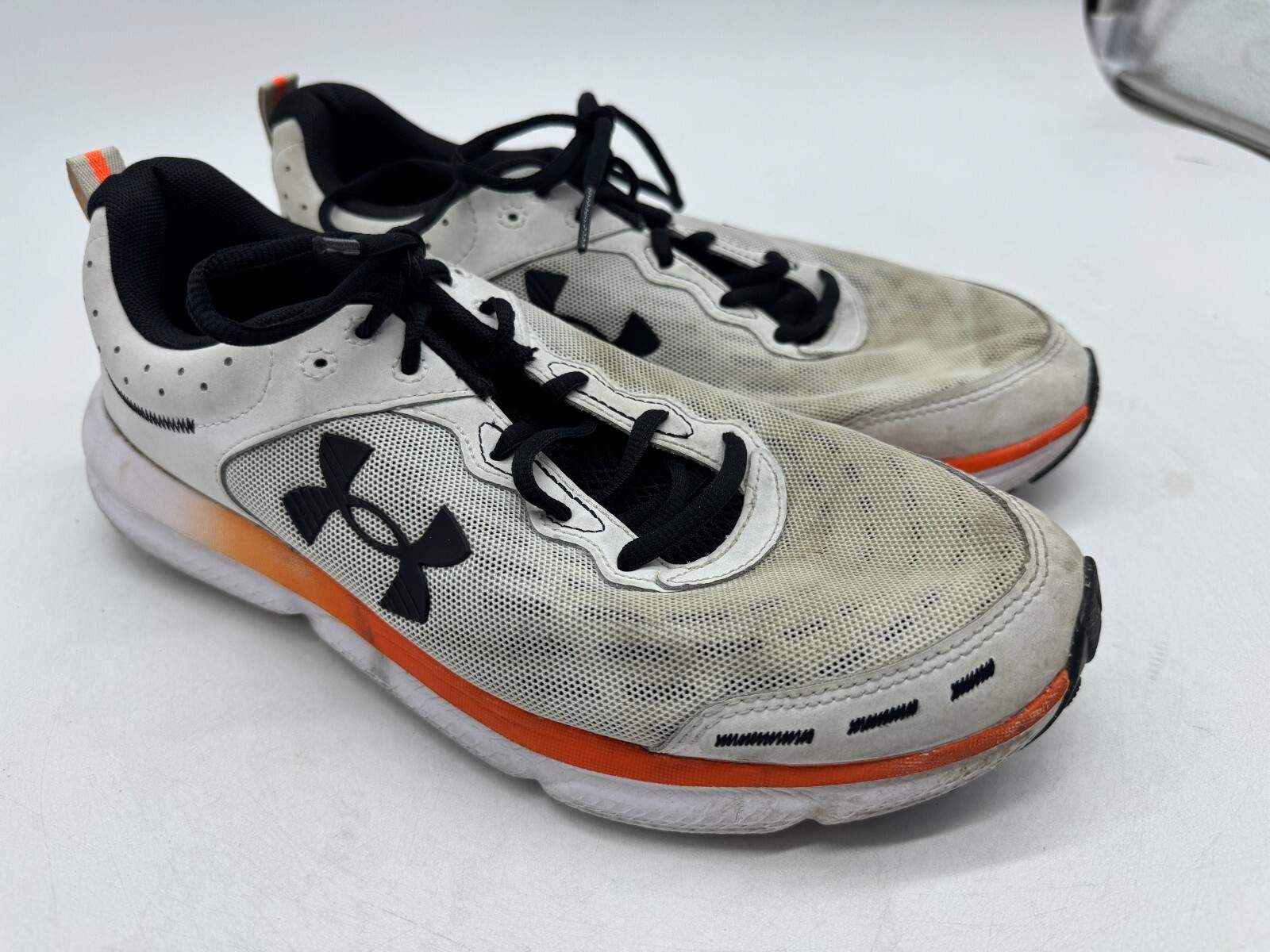 Under Armour Charged Assert 10 Sneakers Men’s White Lace-Up Running Shoes – 10.5