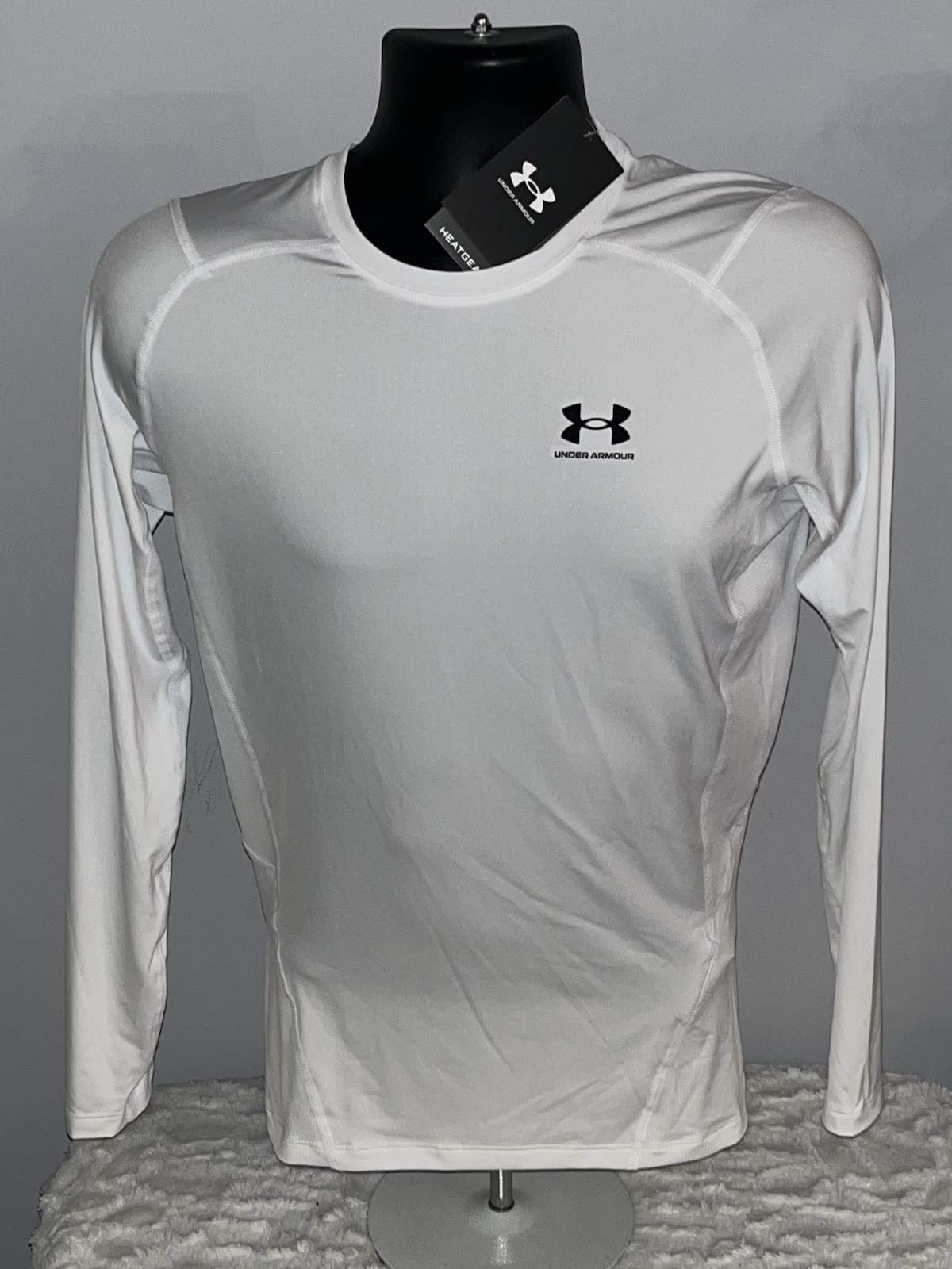 UNDER ARMOUR UA HEATGEAR MENS WHITE LONG SLEEVE COMPRESSION SHIRT SMALL NWT