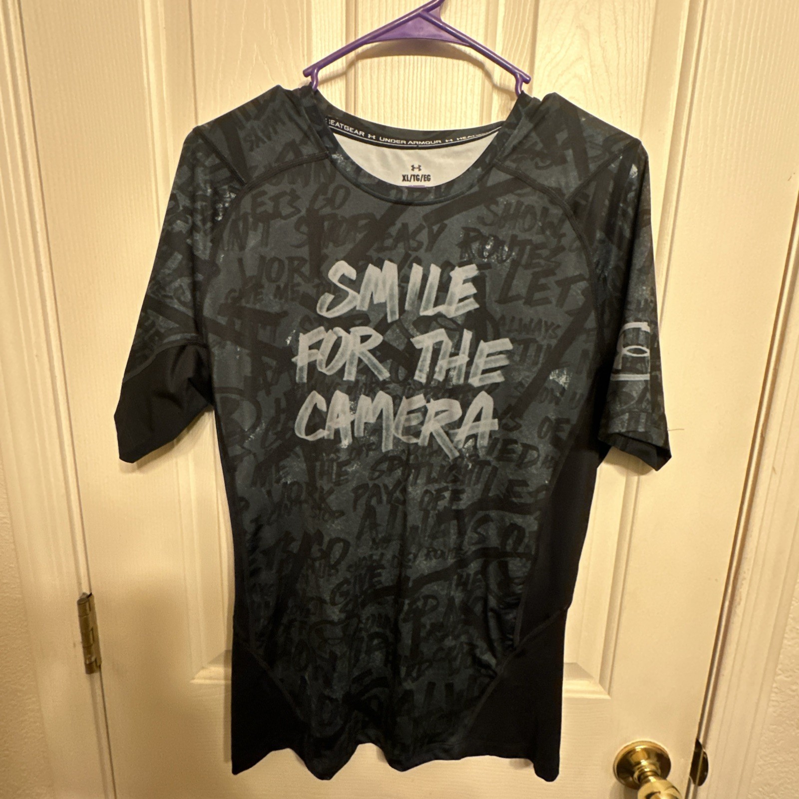 Under Armour Compression Mens T Shirt XL HeatGear Training Black Printed