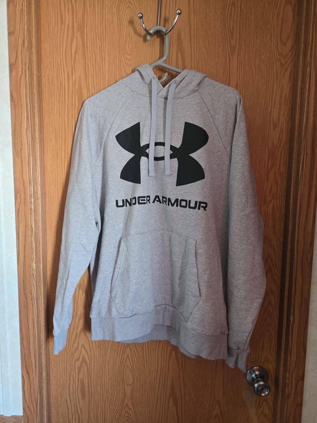 Under Armor Large Hoodie