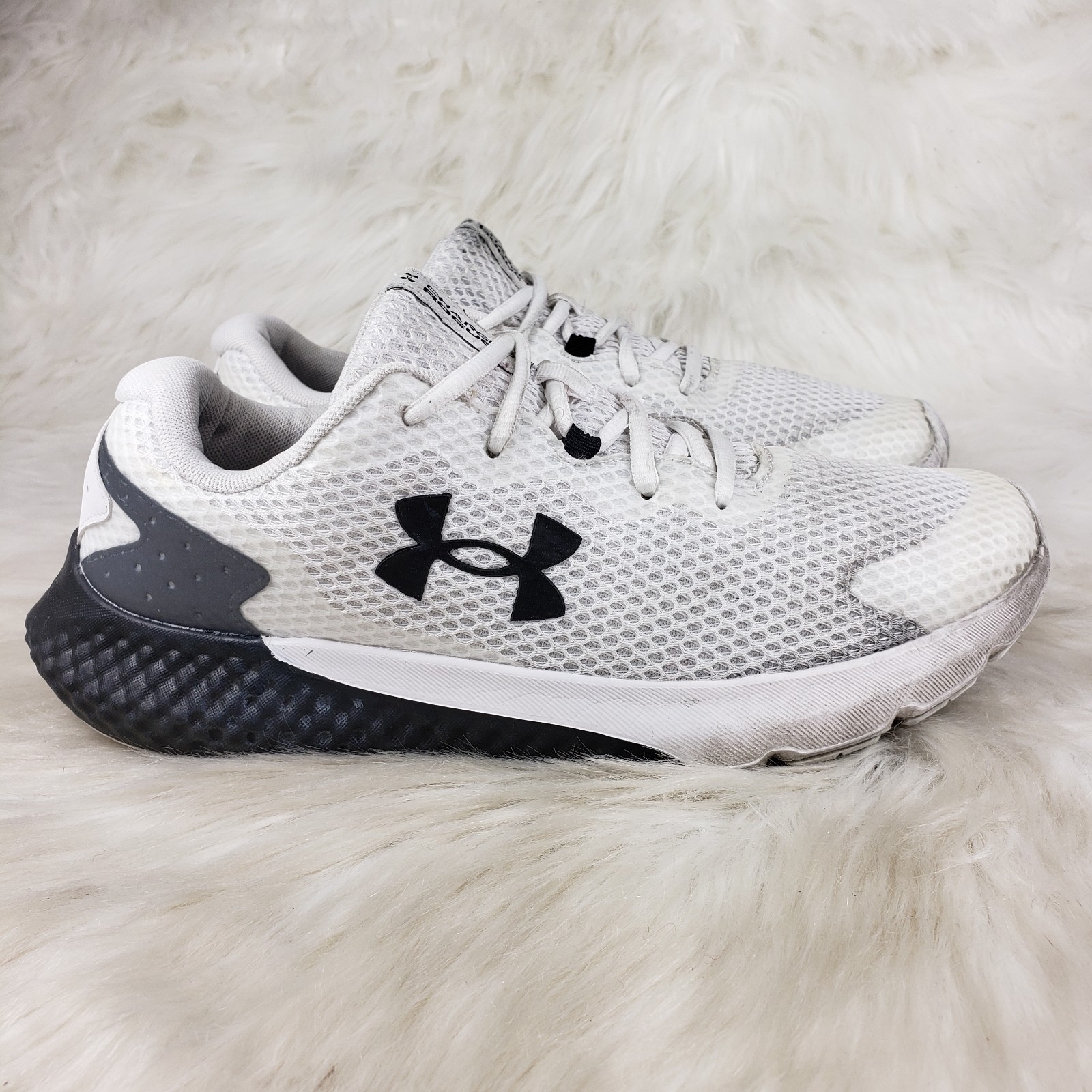 UNDER ARMOUR CHARGED 3024877-104 White Black Active Shoes Mens Size US 8.5 EU 42