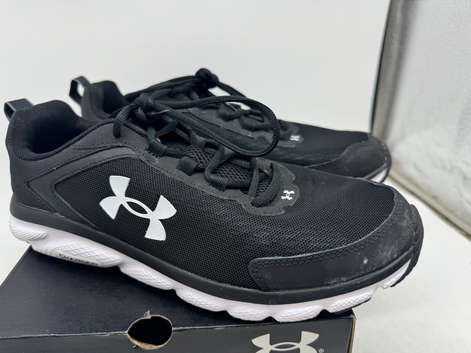 Under Armour Charged Assert 9 Men’s Black Lace-Up Low Top Running Shoe Size 10
