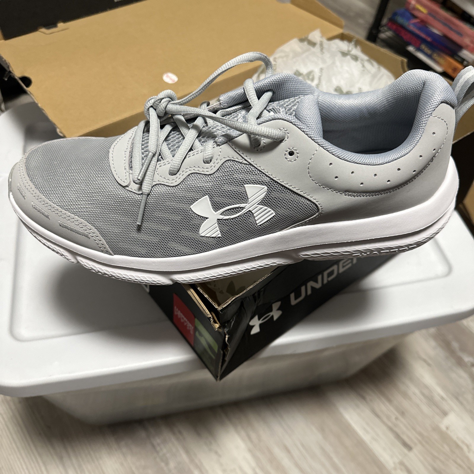 Under Armour Men’s UA Charged Assert 10 Running Shoes Gray/White SZ 13 NEW 🔥