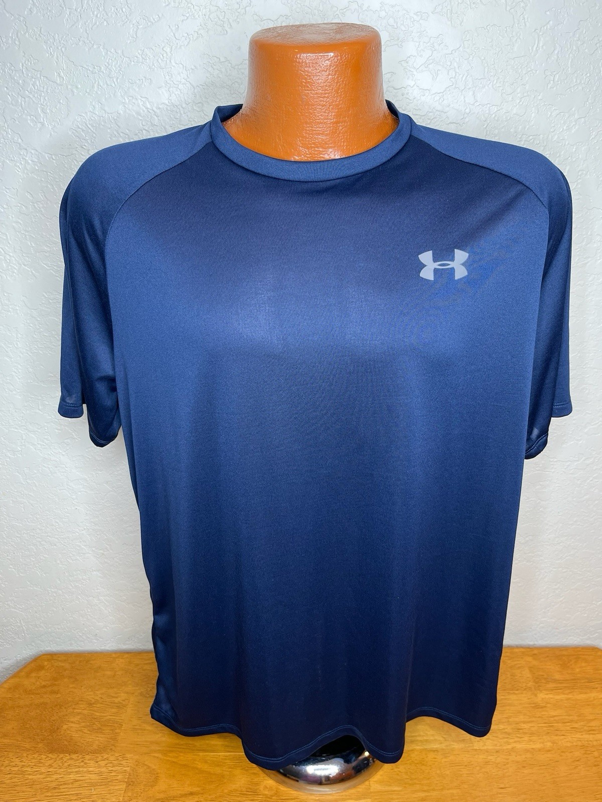 Men’s Under Armour The Tech Tee S/S Athletic T-Shirt Large L Navy Blue Polyester