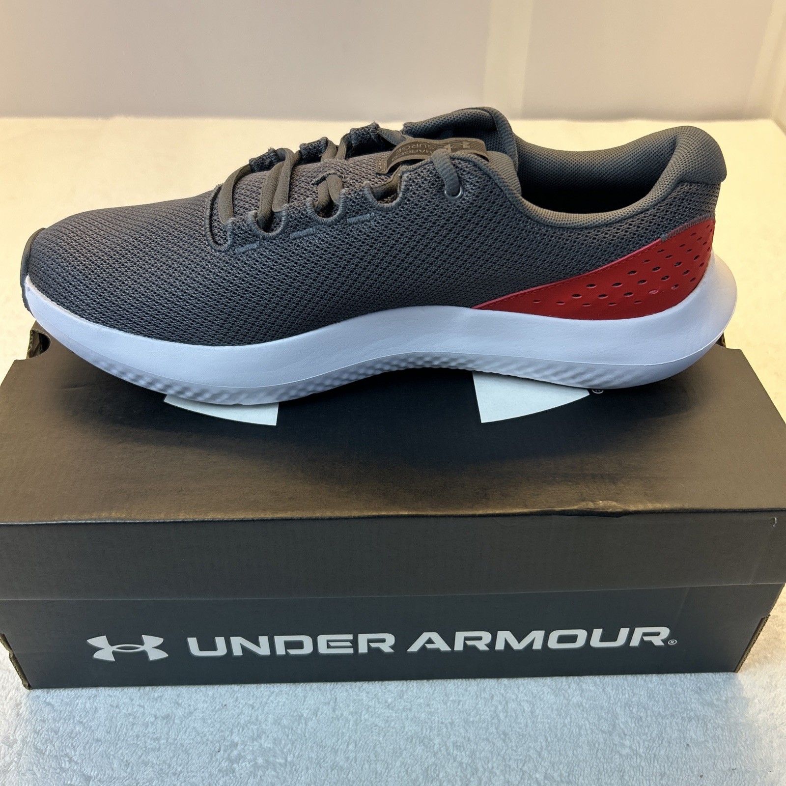 Under Armour Charged Surge 4 Running Shoes Grey Red White Sole Men SZ 8 NEW