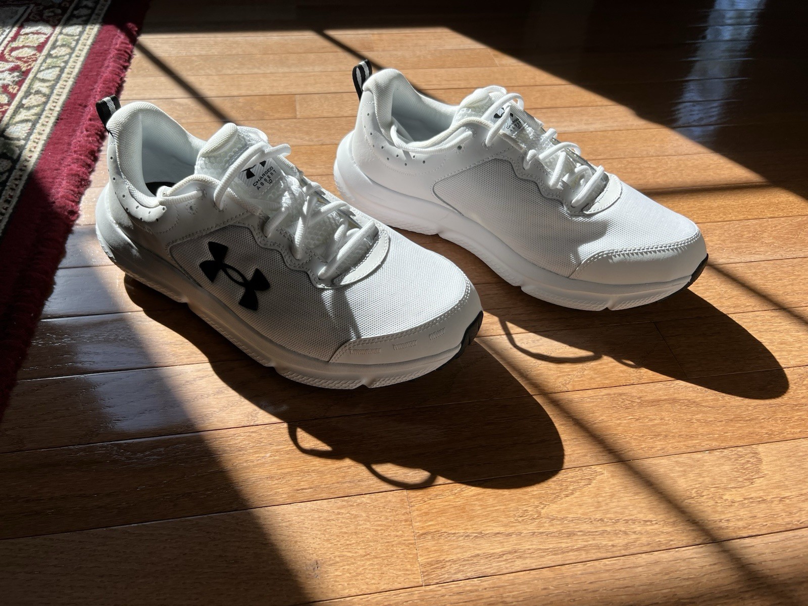 Men’s Under Armour Charged Assert 10 Walking Shoes Comfort Deluxe Size 12 New