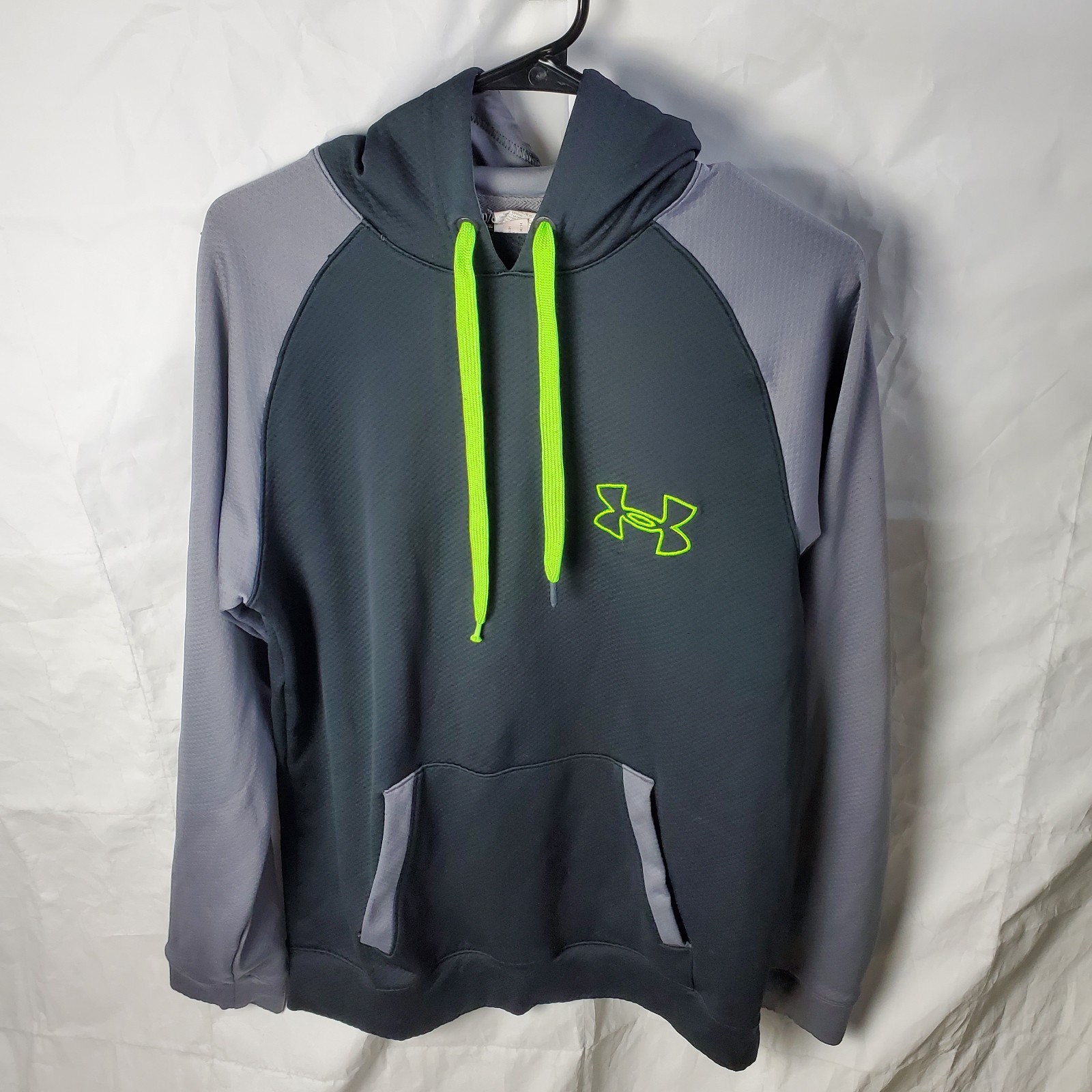 Under Armour Hoodie Men’s M Black Sweatshirt Pullover Training 1250191