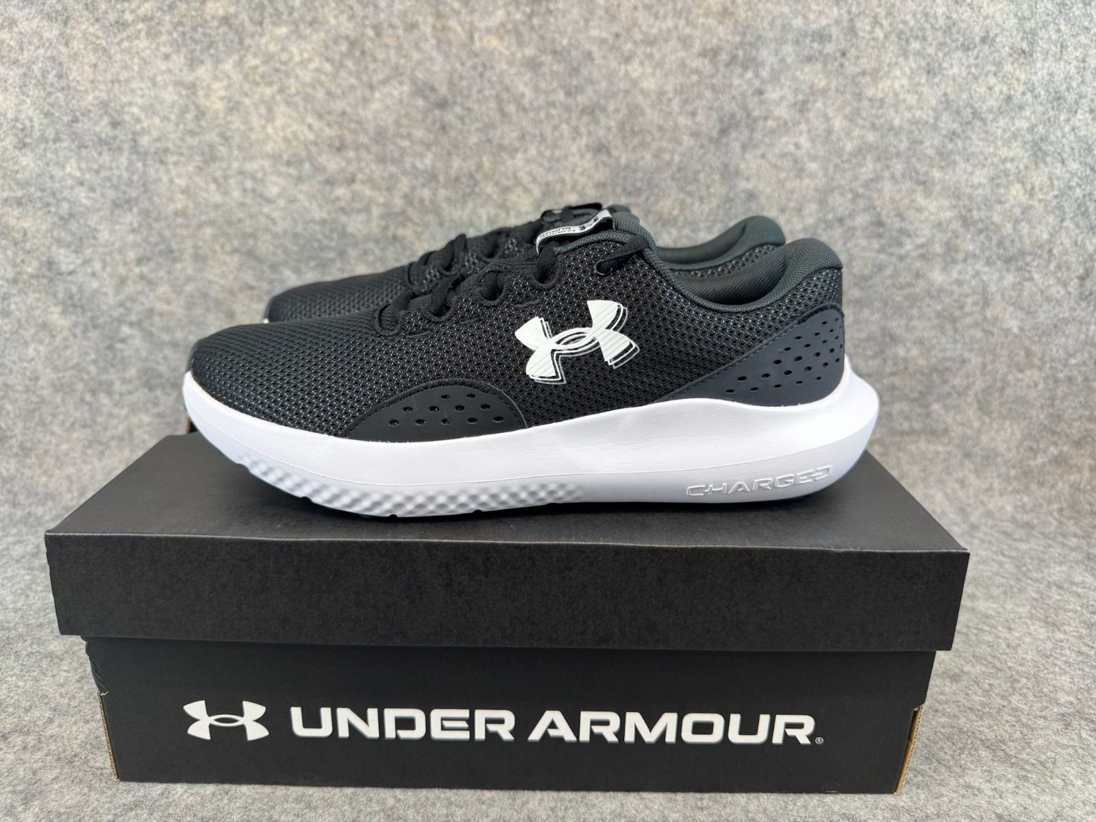 UNDER ARMOUR MENS UA CHARGED SURGE 4 SNEAKER SIZES 8-12 BRAND NEW IN BOX BLACK