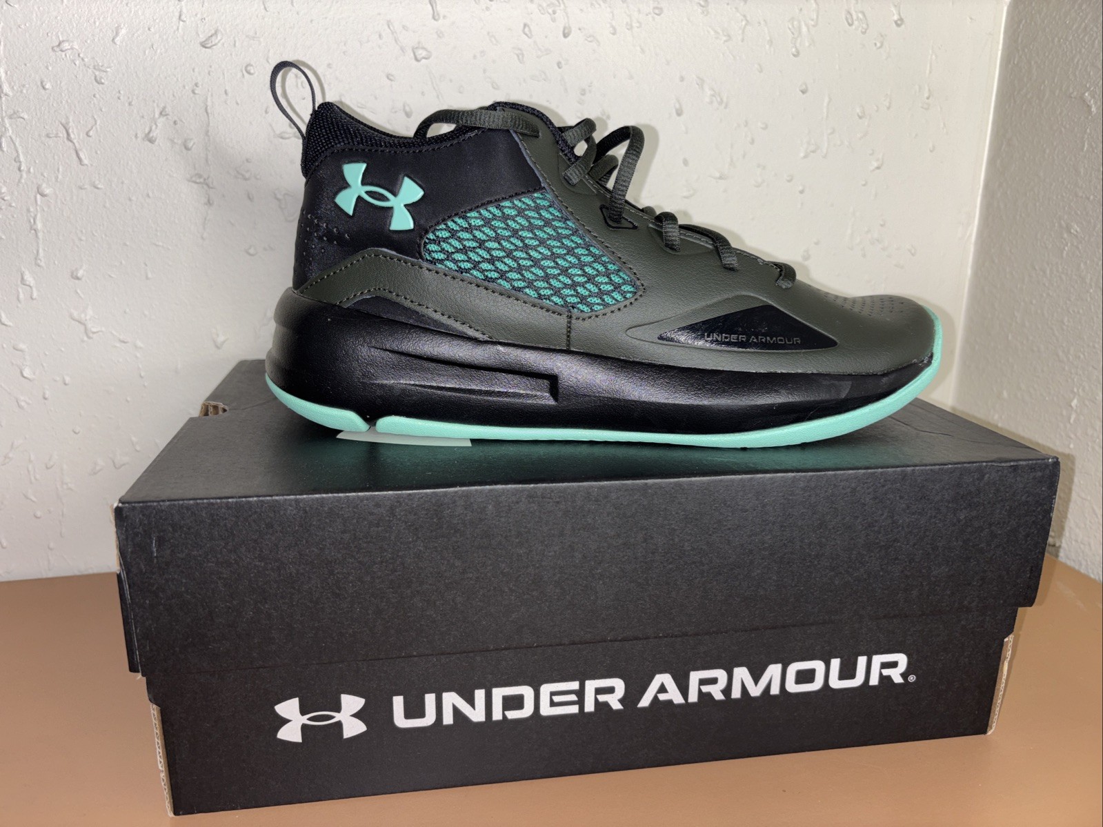 Under Armour Men’s 8 Women 9.5 UA Lockdown 5 Black/Green Shoes 3023949-300 NEW