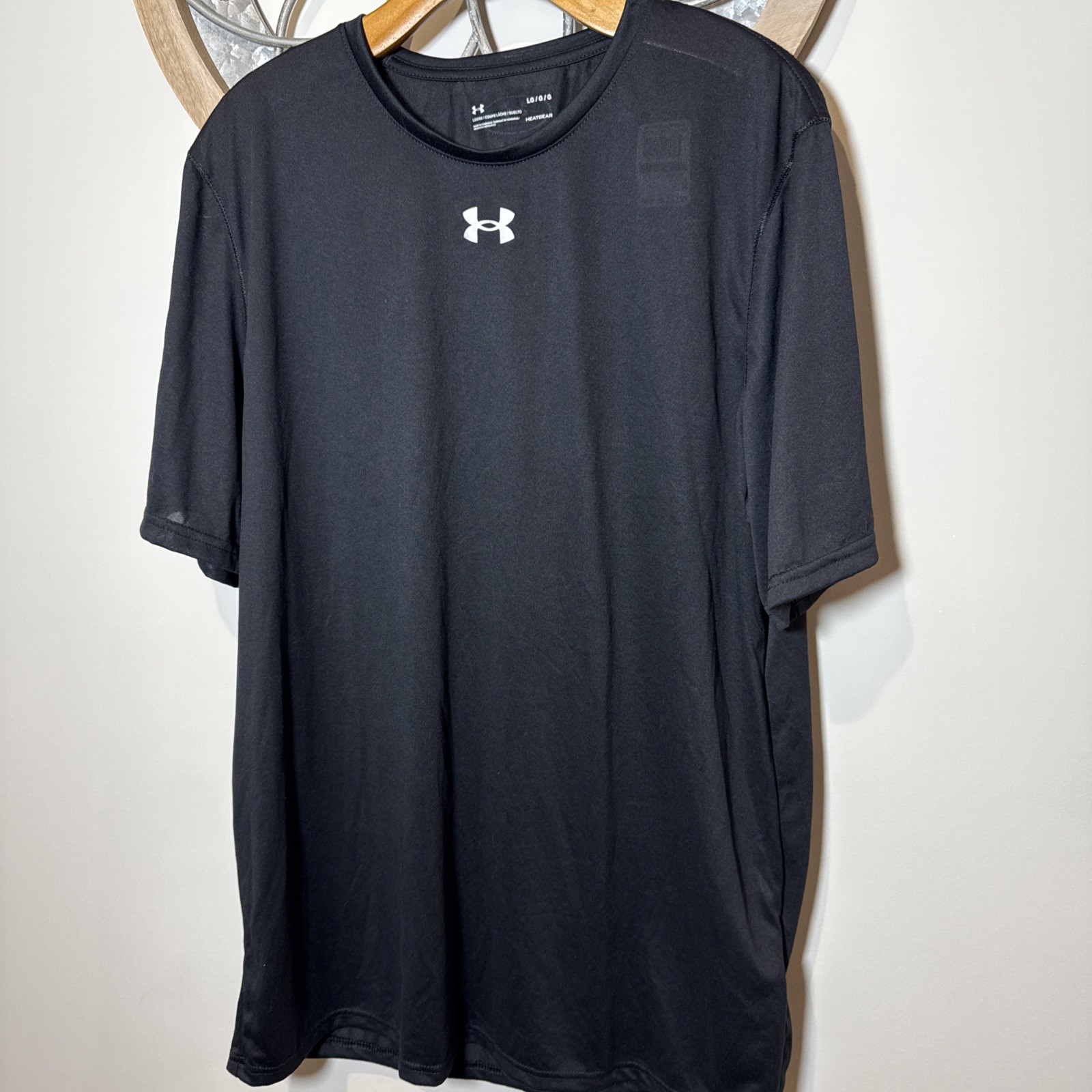 NWT Under Armour Locker Tee Men’s Large Loose Fit Heat Gear Short Sleeve Black