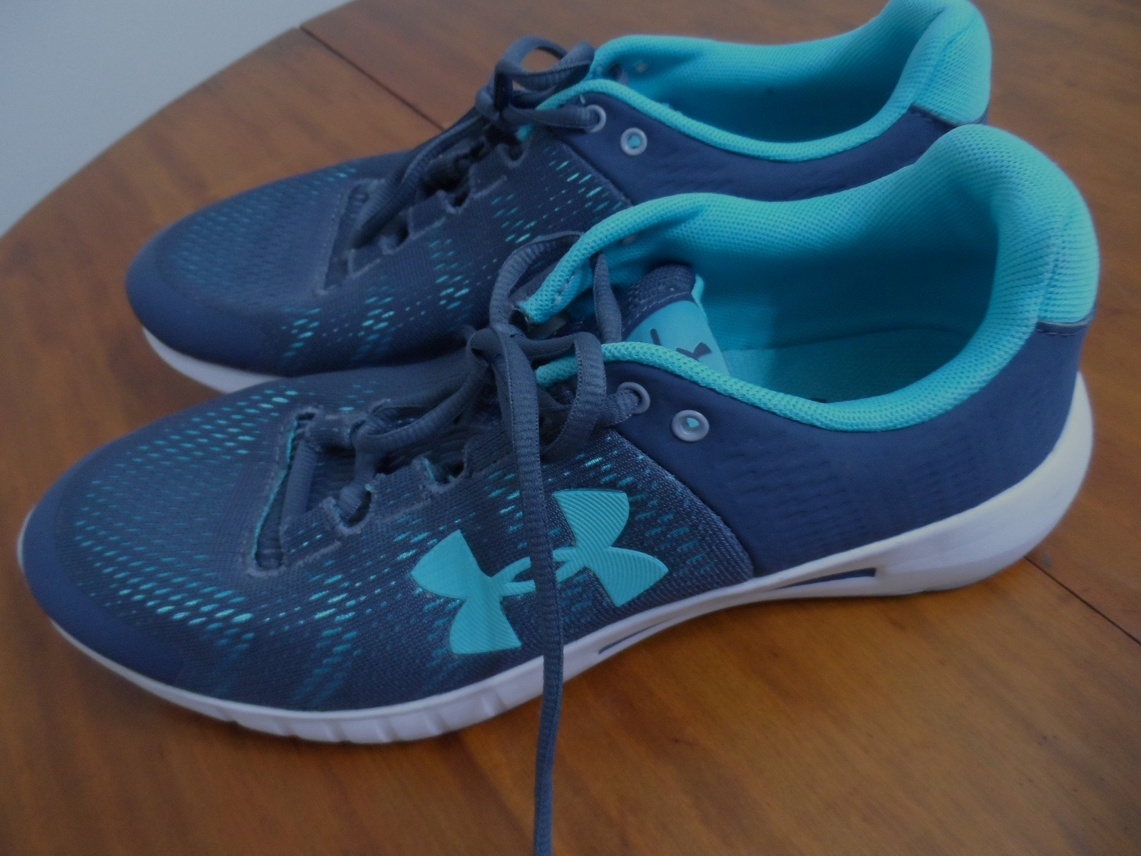 Under Armour UA Micro G Pursuit Men’s Running Shoes Sz 10 Gray/Aqua