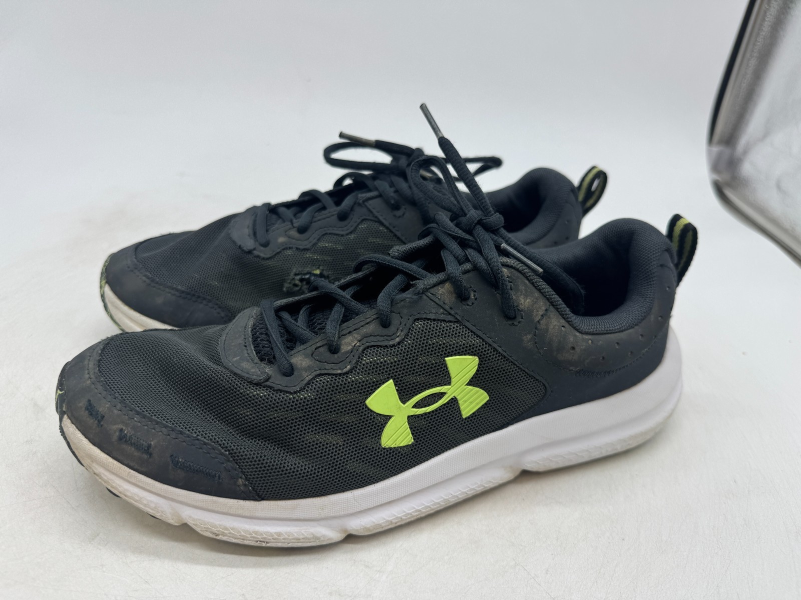 Under Armour Charged Assert 10 Running Sneakers Men Black Green Mesh Low Top – 9