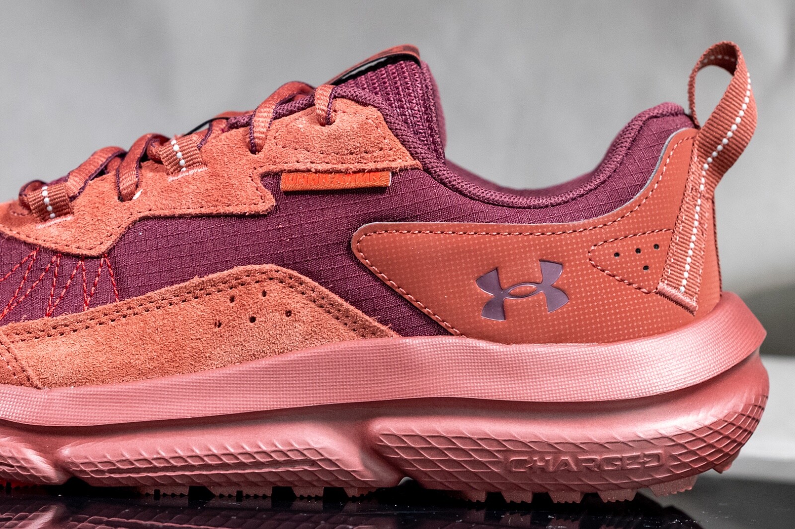 UNDER ARMOUR CHARGED VERSSERT v2 shoes for men, NEW & AUTHENTIC,  size 9