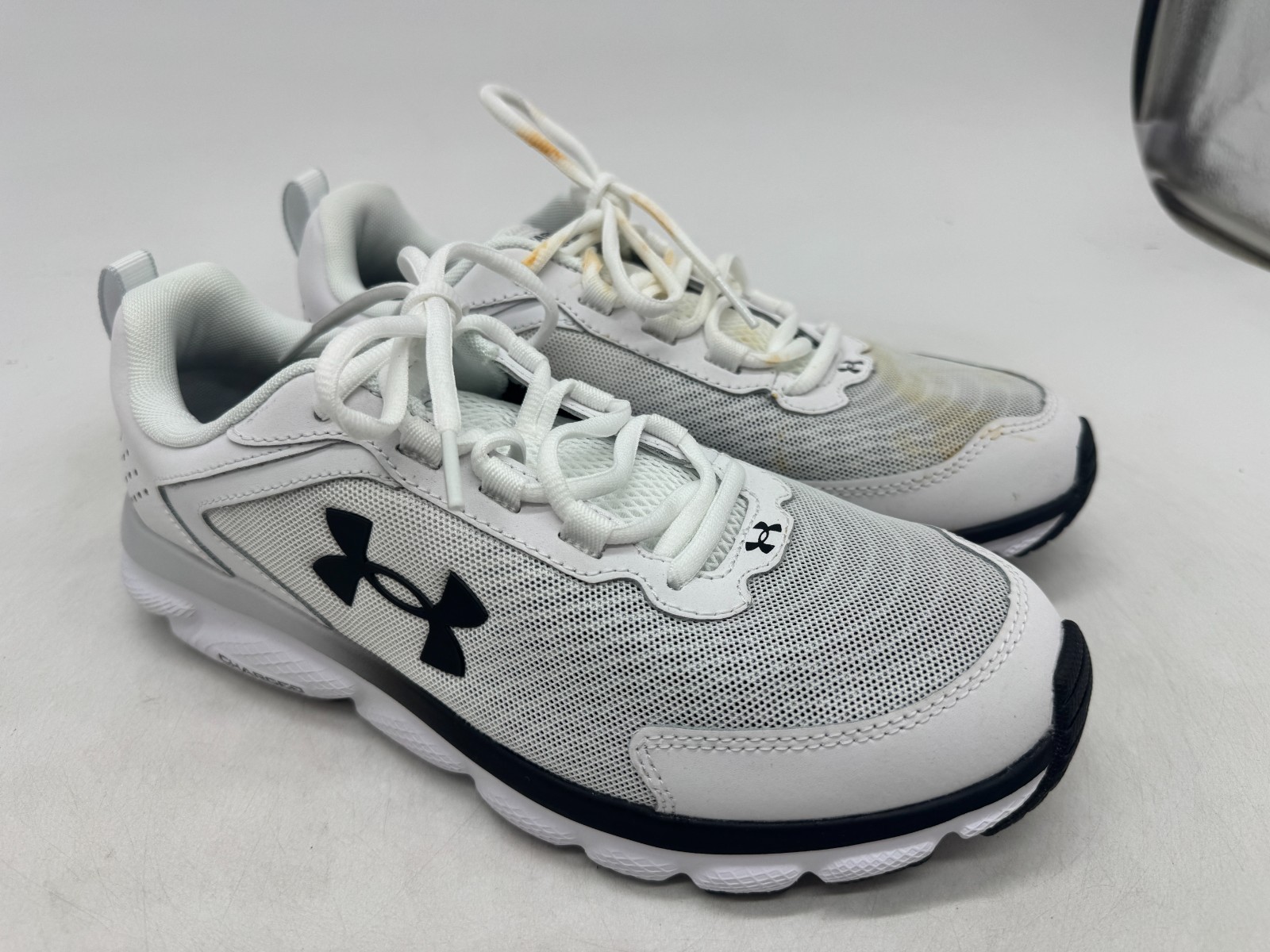 Under Armour Charged Assert 9 Athletic Shoes Men’s White Black Sneakers – 8.5
