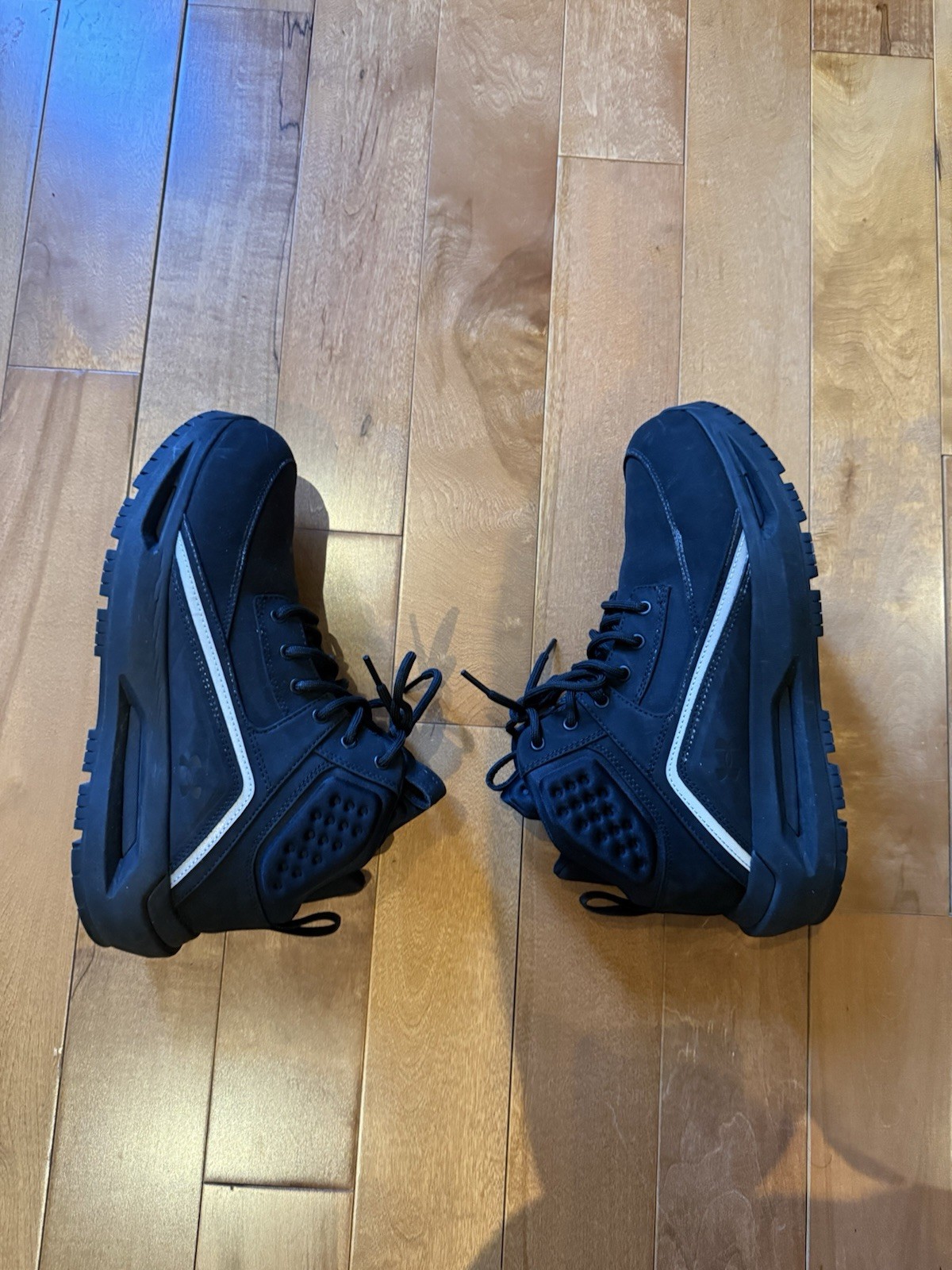 Under Armour 695 Boot Black Reflective Suede Men’s 10.5