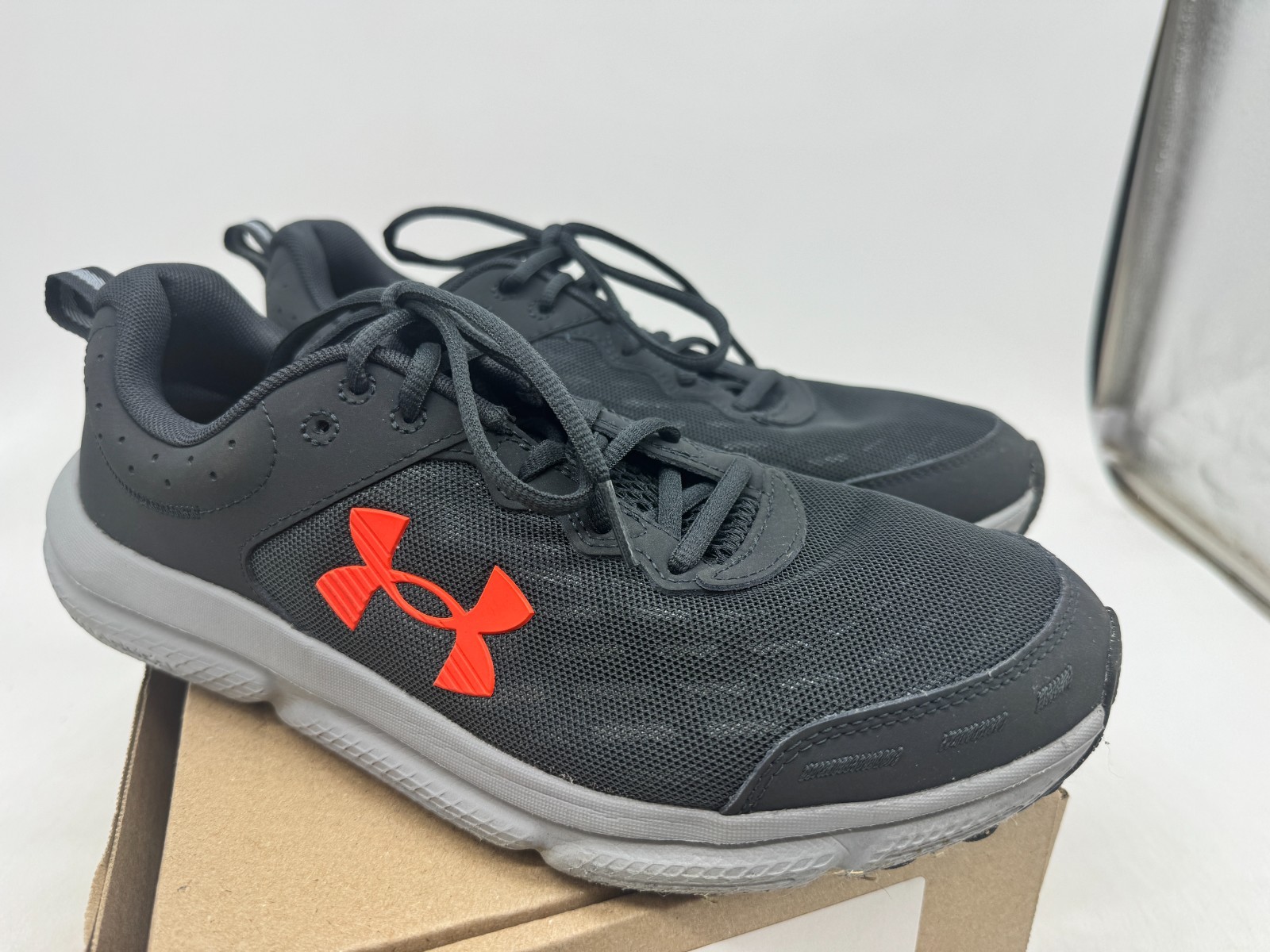 Under Armour Charged Assert 10 Running Sneakers Men Grey Red Size 11