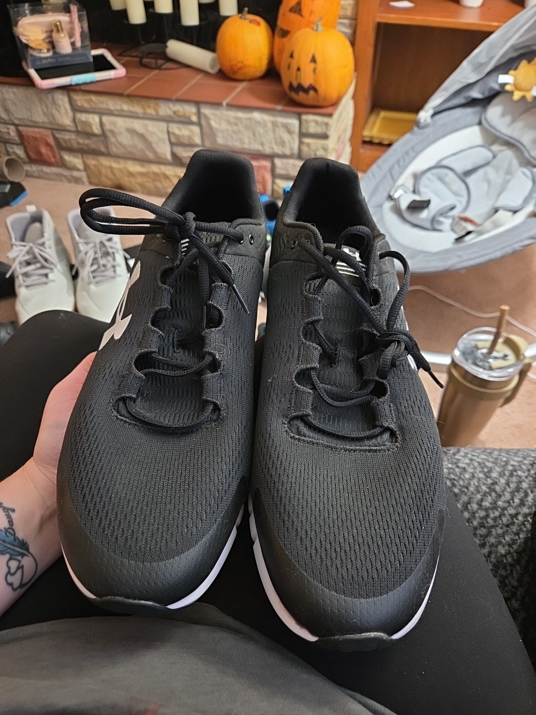 Under Armour Men’s Black And White Shoes Style Code 3021953-001