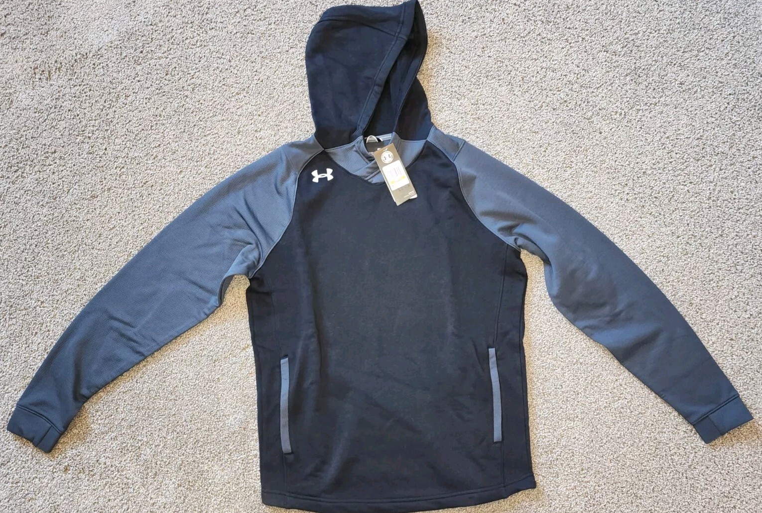 NEW Mens Under Armour Fleece Hoodie Pullover Mid Weight Cold Gear Black SMALL