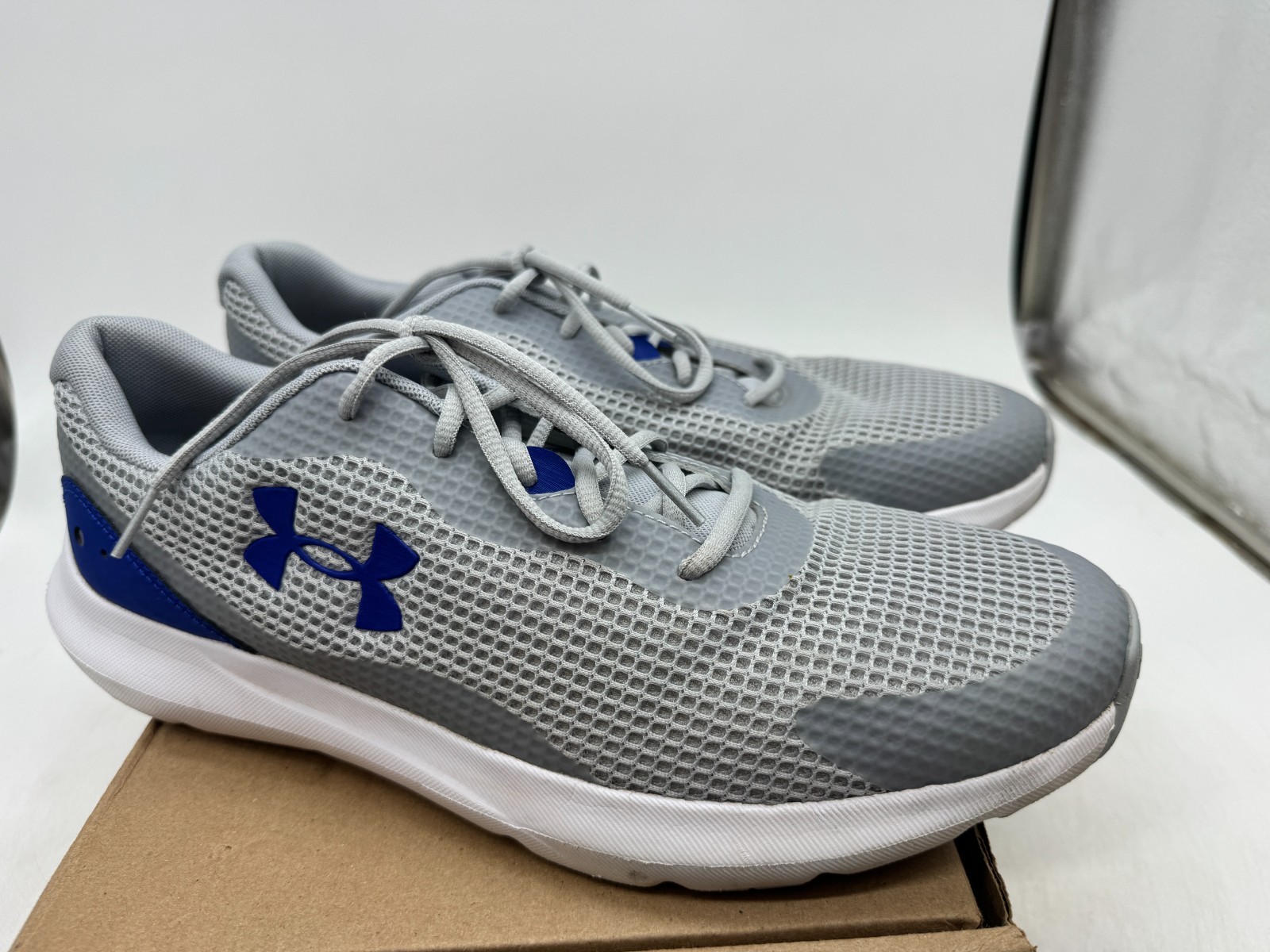 Under Armour Surge 3 Athletic Running Sneakers Men’s Mod Gray Mesh Low Top – 13