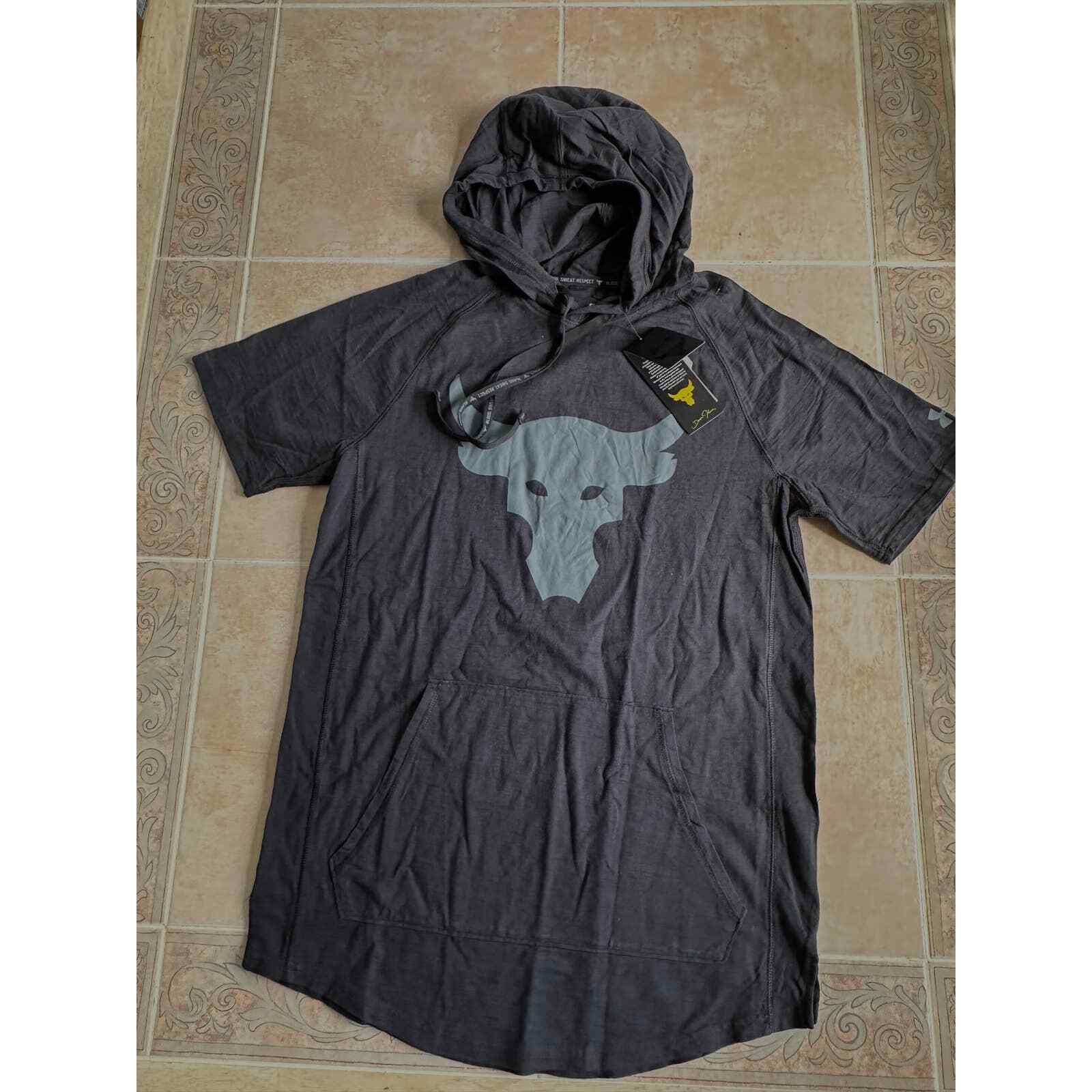 Under Armour  The Charged cotton Tee hoodie Men size Small New !