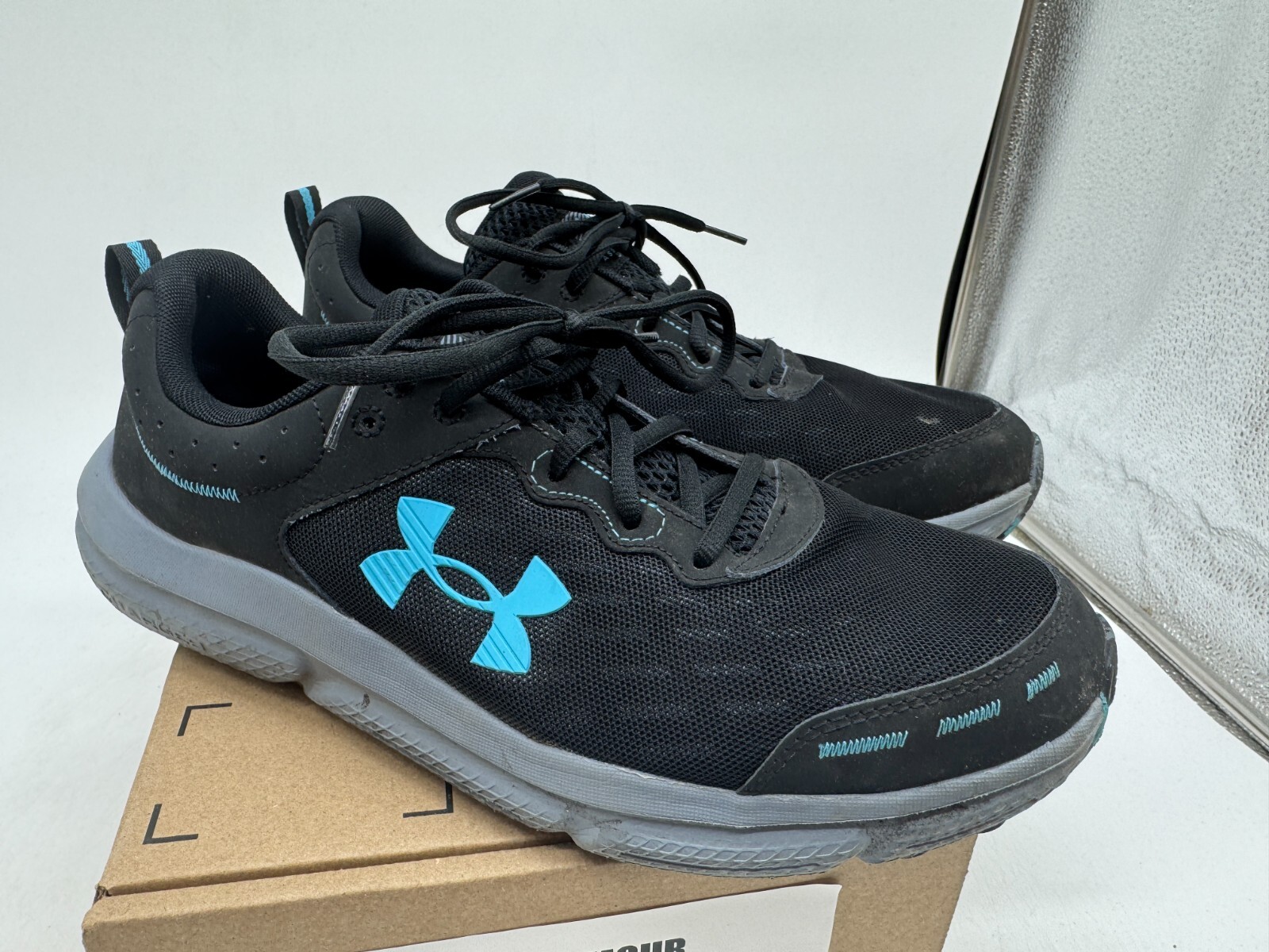 Under Armour Charged Assert 10 Sneakers Men’s Black Low Top Running Shoes – 11.5