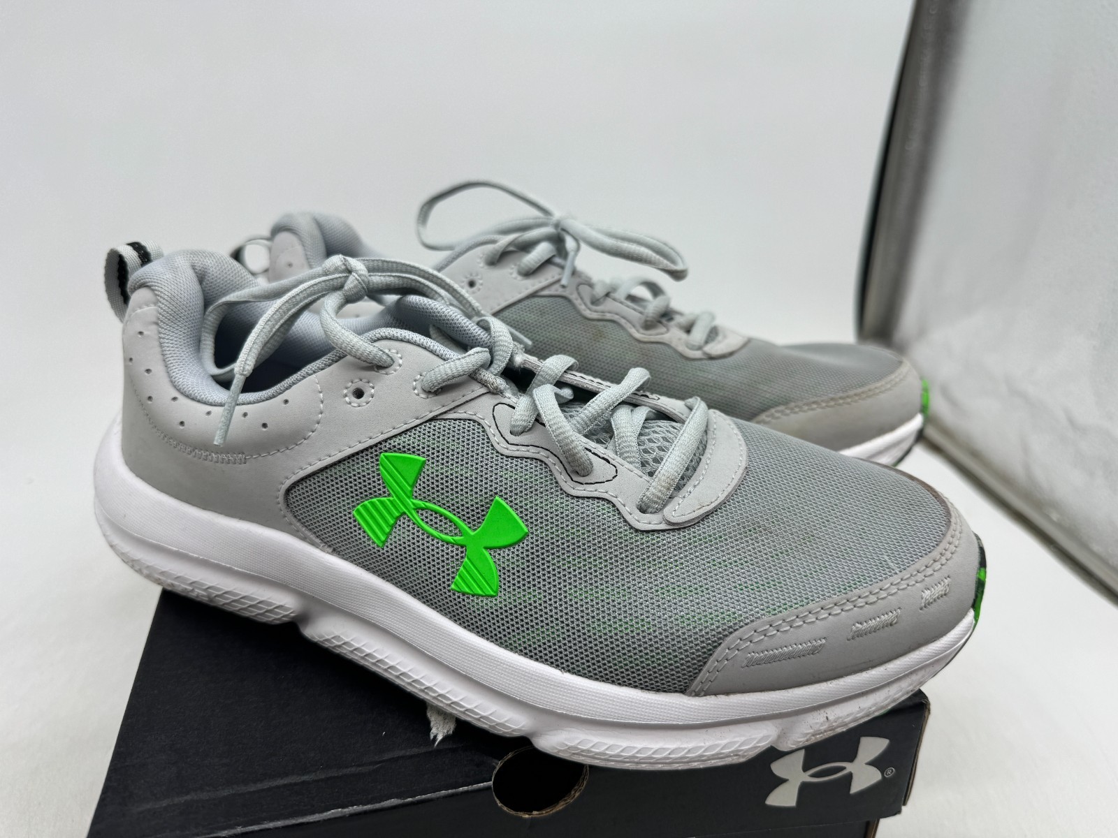 Under Armour Charged Assert 10 Sneaker Men Mod Gray Green Running Shoes – 9