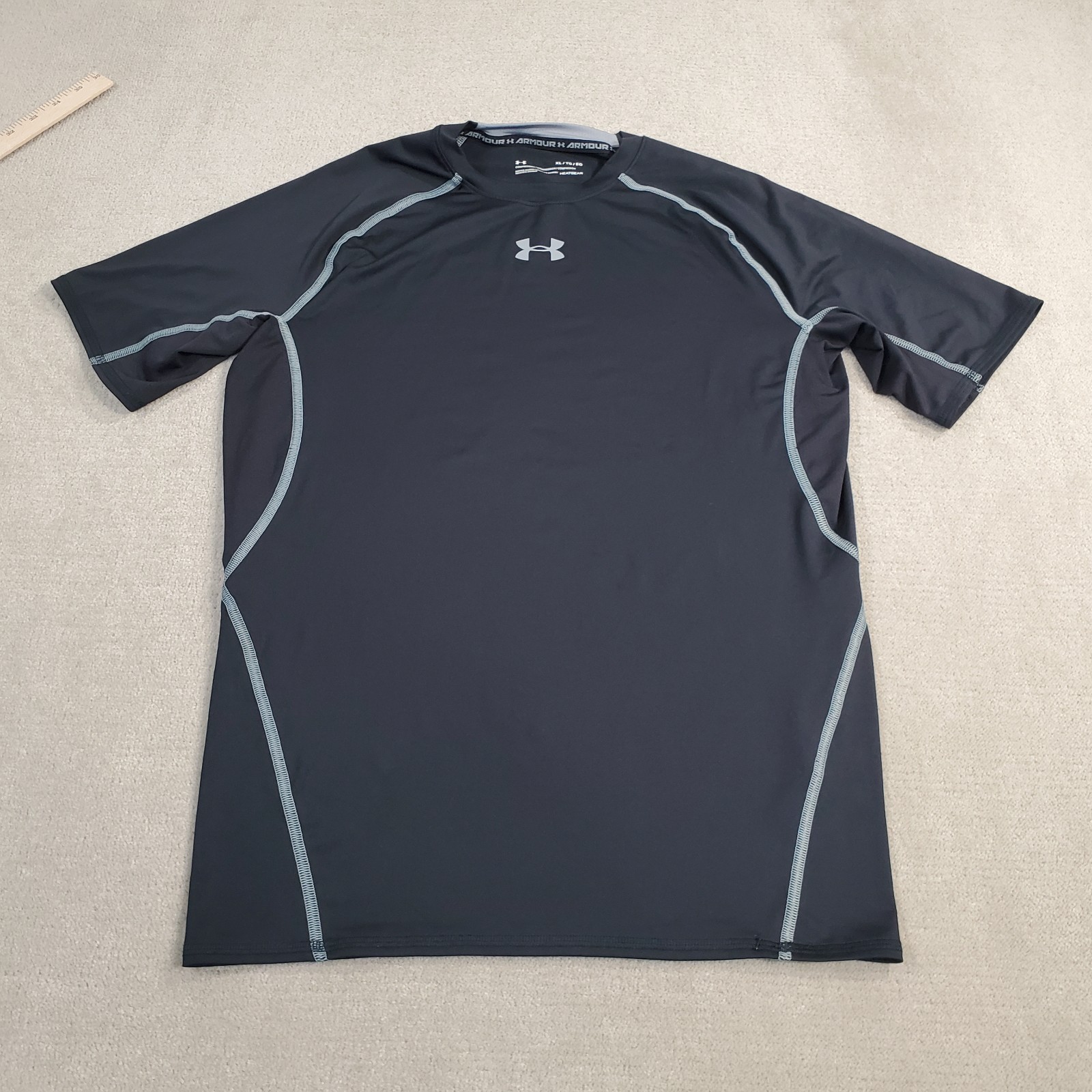 Under Armour Compression Shirt Mens Large Black Heatgear Short Sleeve Training *