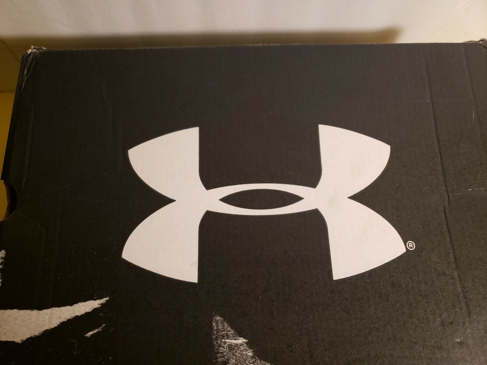 Under Armour Men’s UA Charged Assert 8 Running Shoes grey