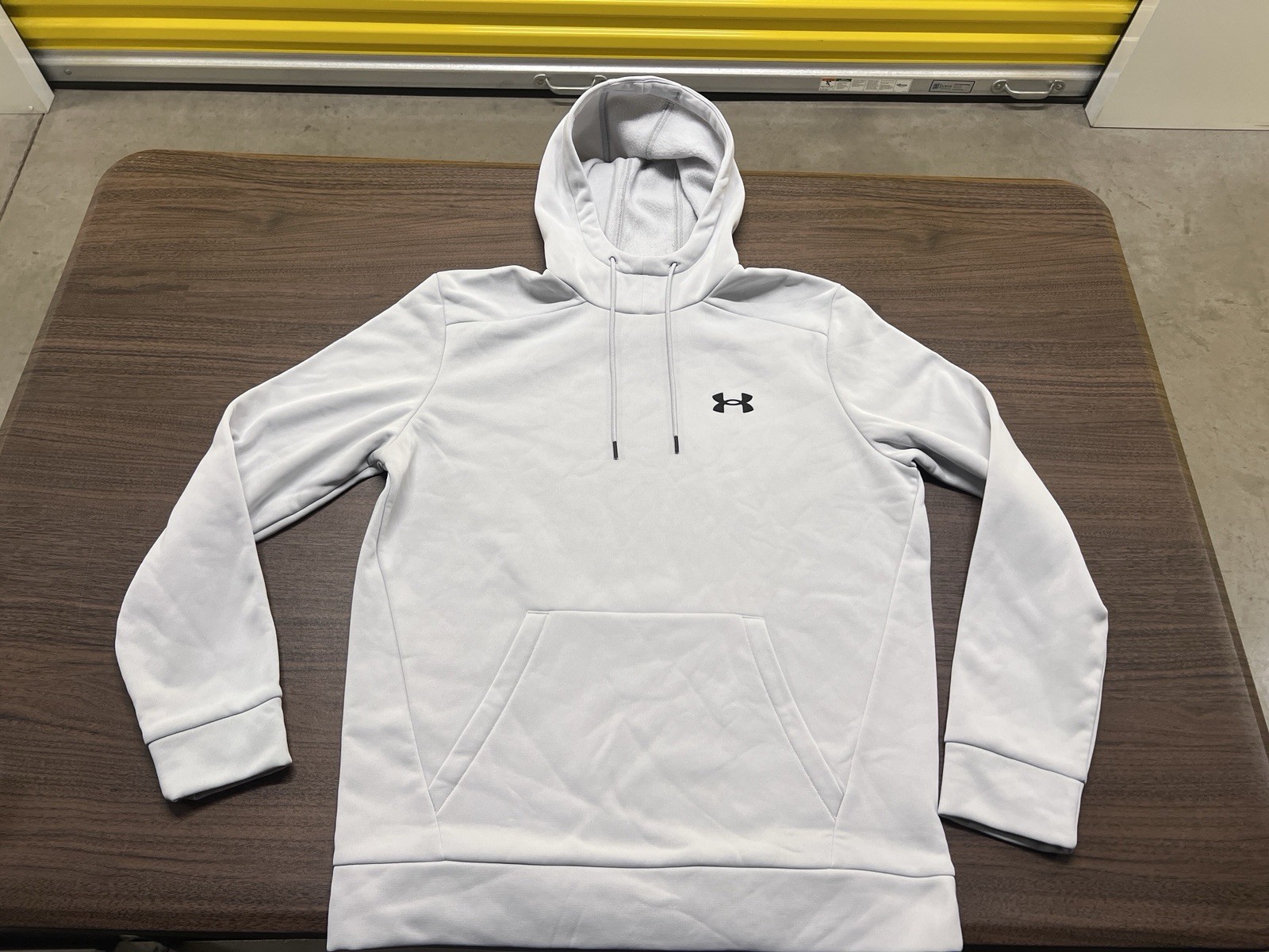 Under Armour Men’s Light Gray Hoodie Sweatshirt – Medium