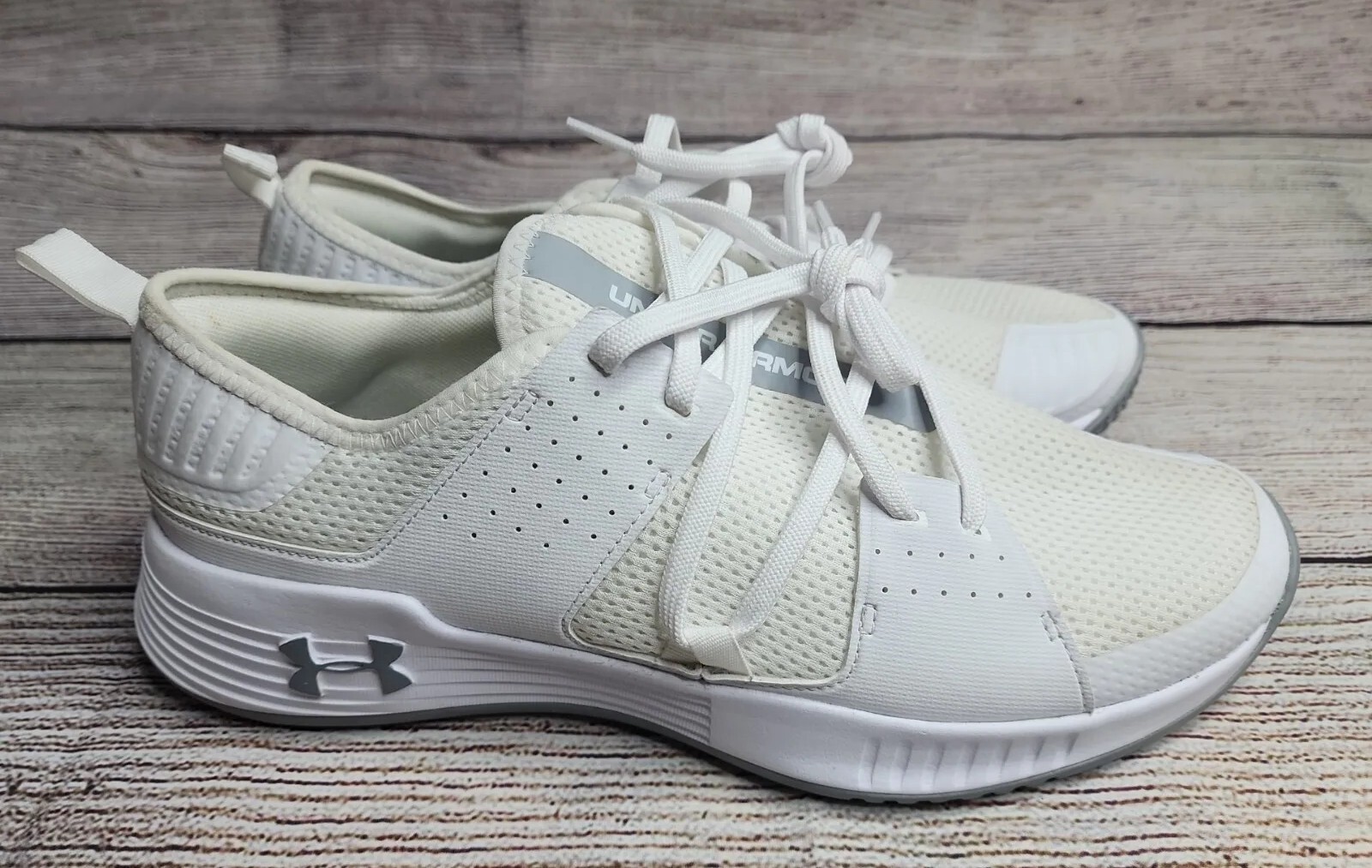 Under Armour Showstopper 2.0 3020542-102 Size 11.5 White Shoes