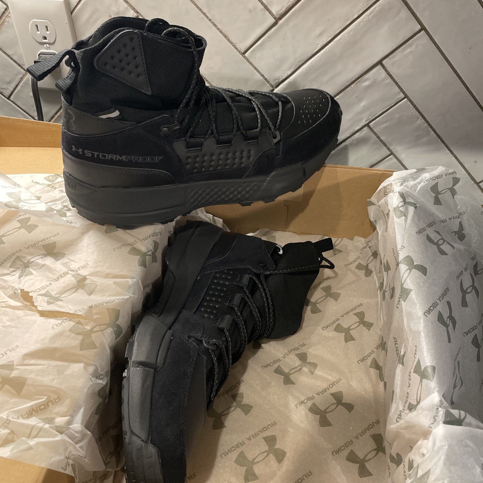 Under Armour Charged Loadout Trek WP Boots Vibram Soles Black Waterproof 12